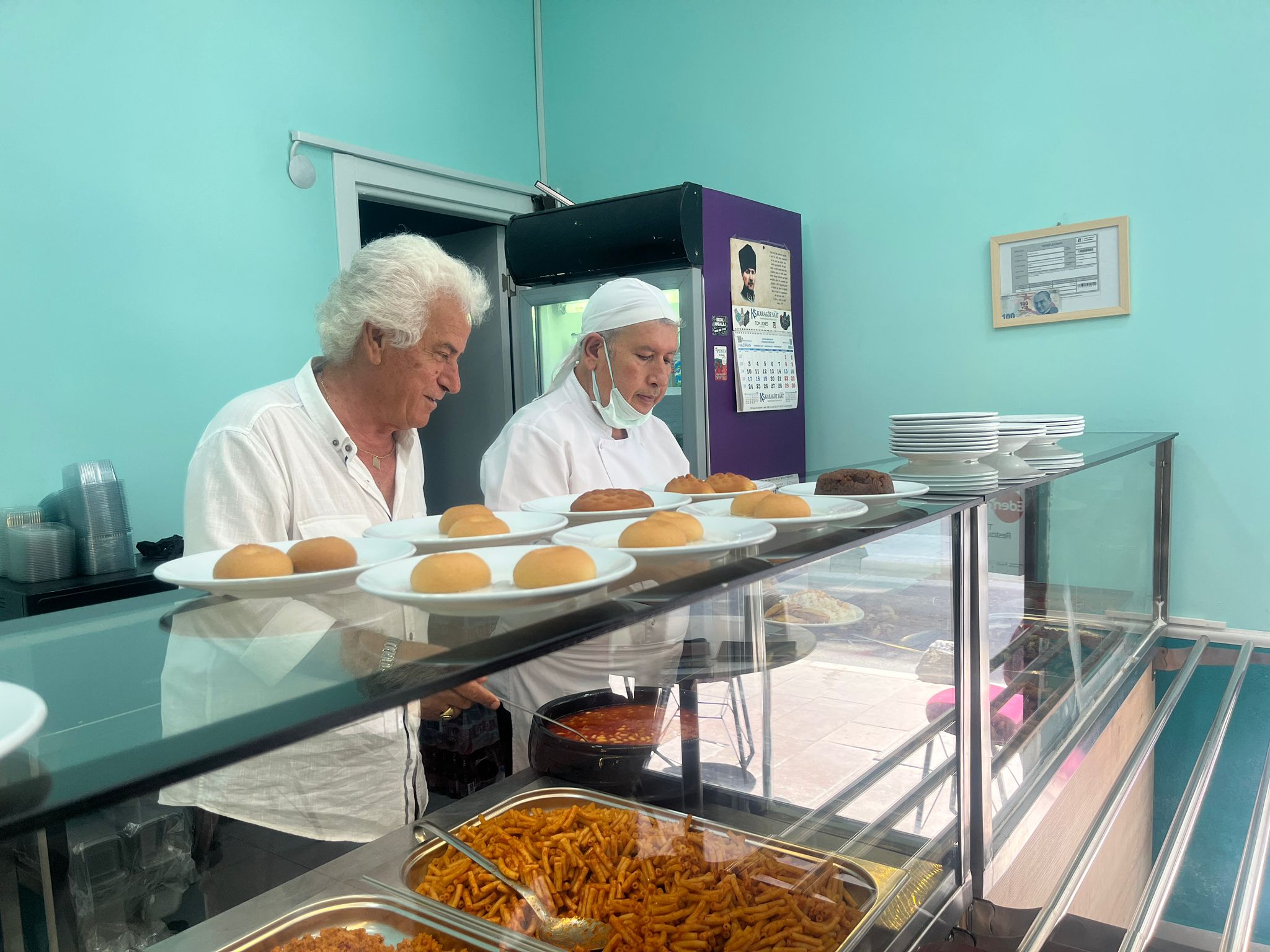 Alsancak'ta Lezzet ve Kalitenin Aile Dostu Buluşma Noktası: "Meş'ale"