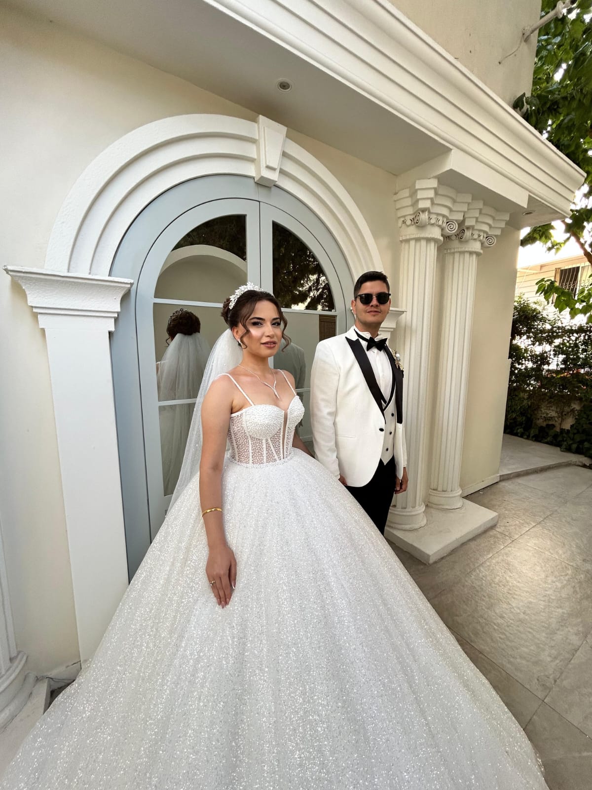 Uslu ve Akdeniz ailelerinin mutlu günü : Deniz ve Doğukan dünya evine girdi