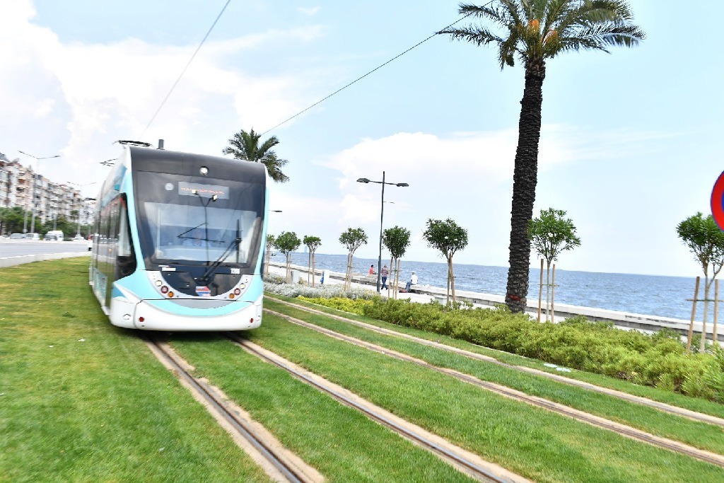 İzmir ulaşımına yeni kan: 22 tramvay aracı alınacak