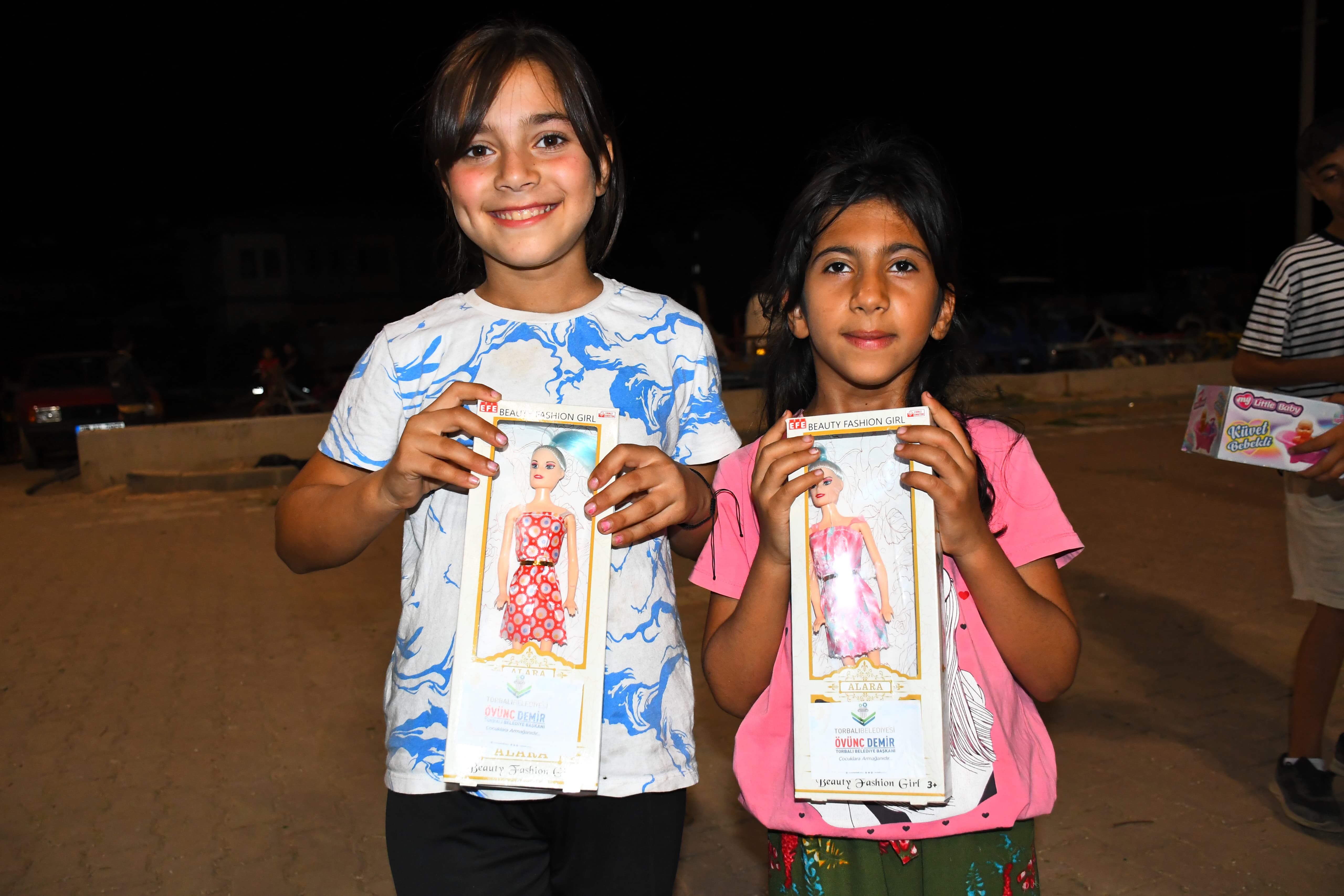 Torbalı Belediyesi’nden çocuklara tiyatro ziyafeti