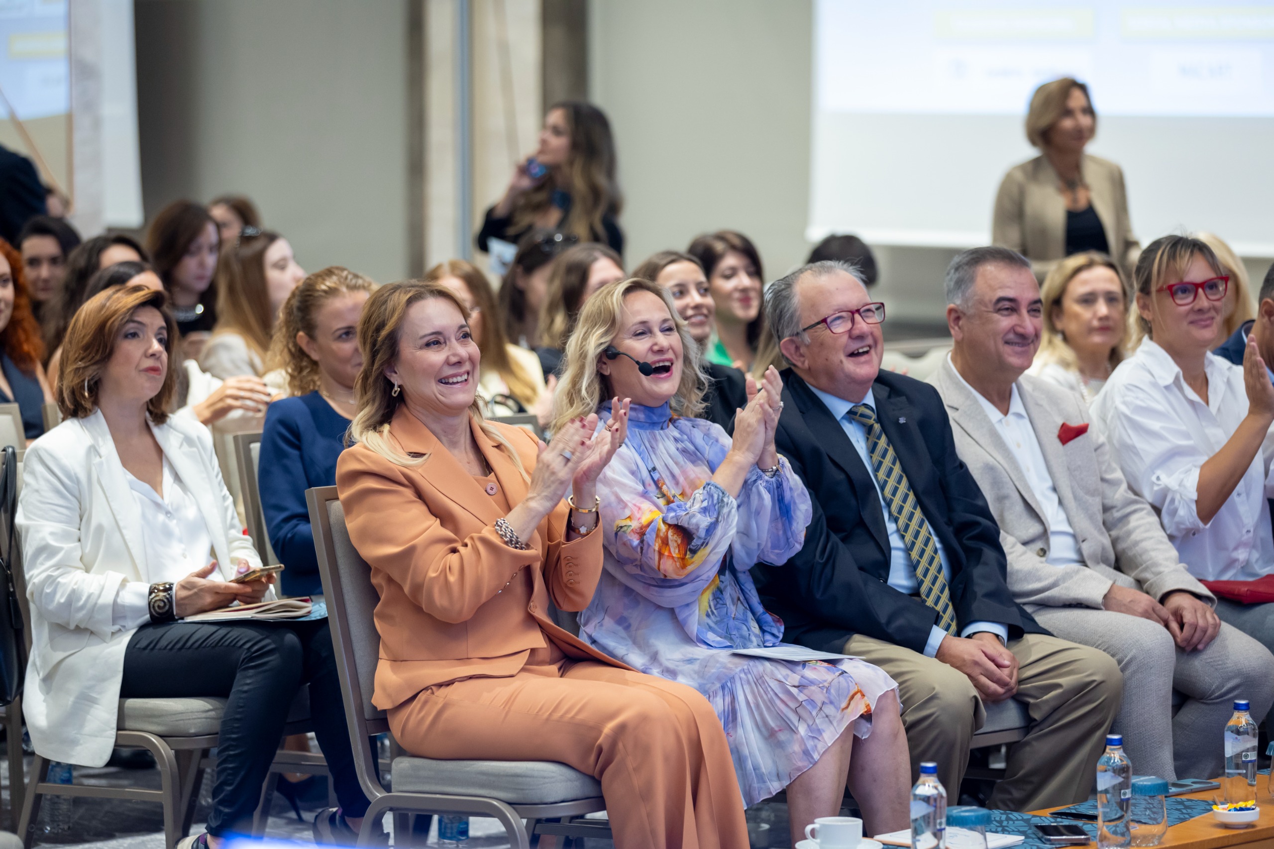 Başkan Mutlu toplumcu belediyecilik örneklerini anlattı