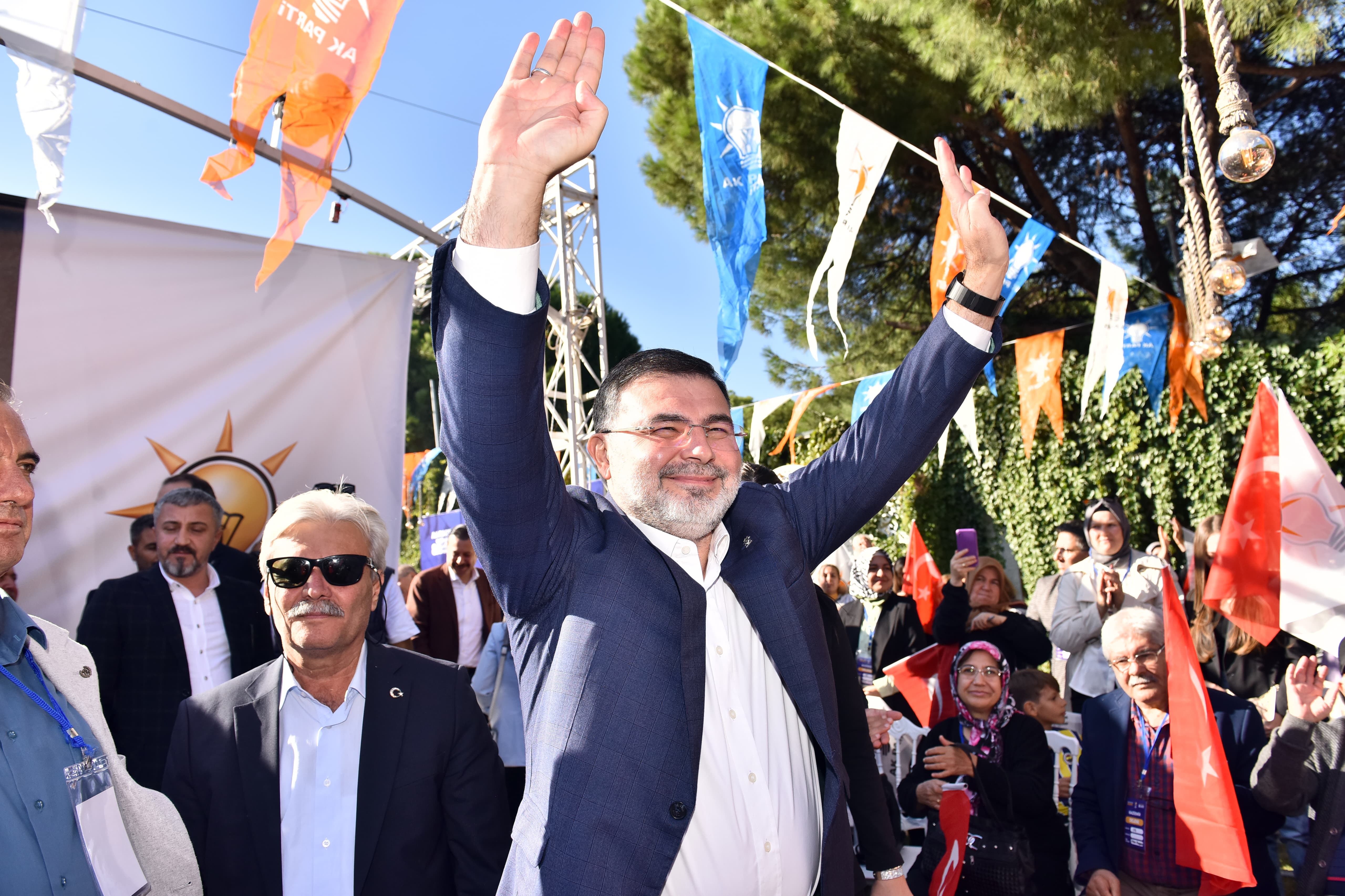 AK Parti Gaziemir İlçe Kongresi’nde AK Parti’den art arda mesajlar!