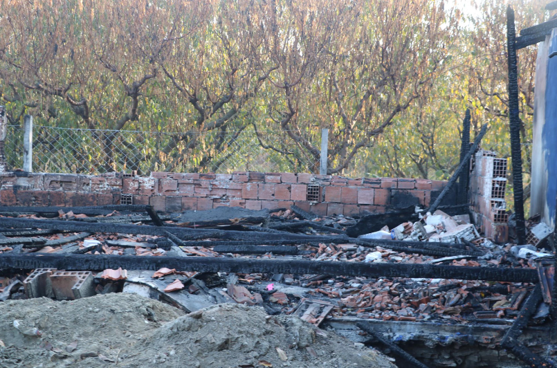 Evde çıkan yangında hayatını kaybeden 5 kardeşten geriye kalan oyuncakları yürek burktu