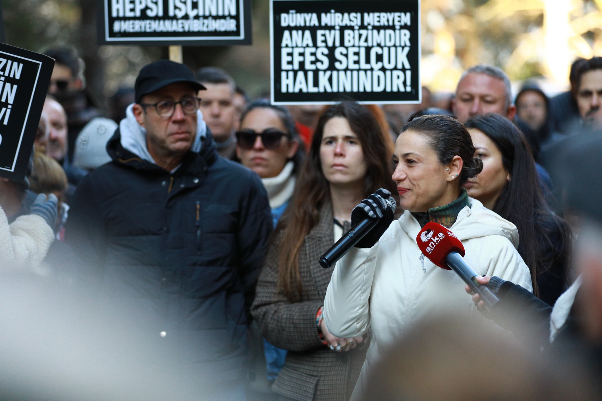 "Meryem Ana Evi’nde nöbet başladı: Sözleşme imzalanana kadar buradayız"