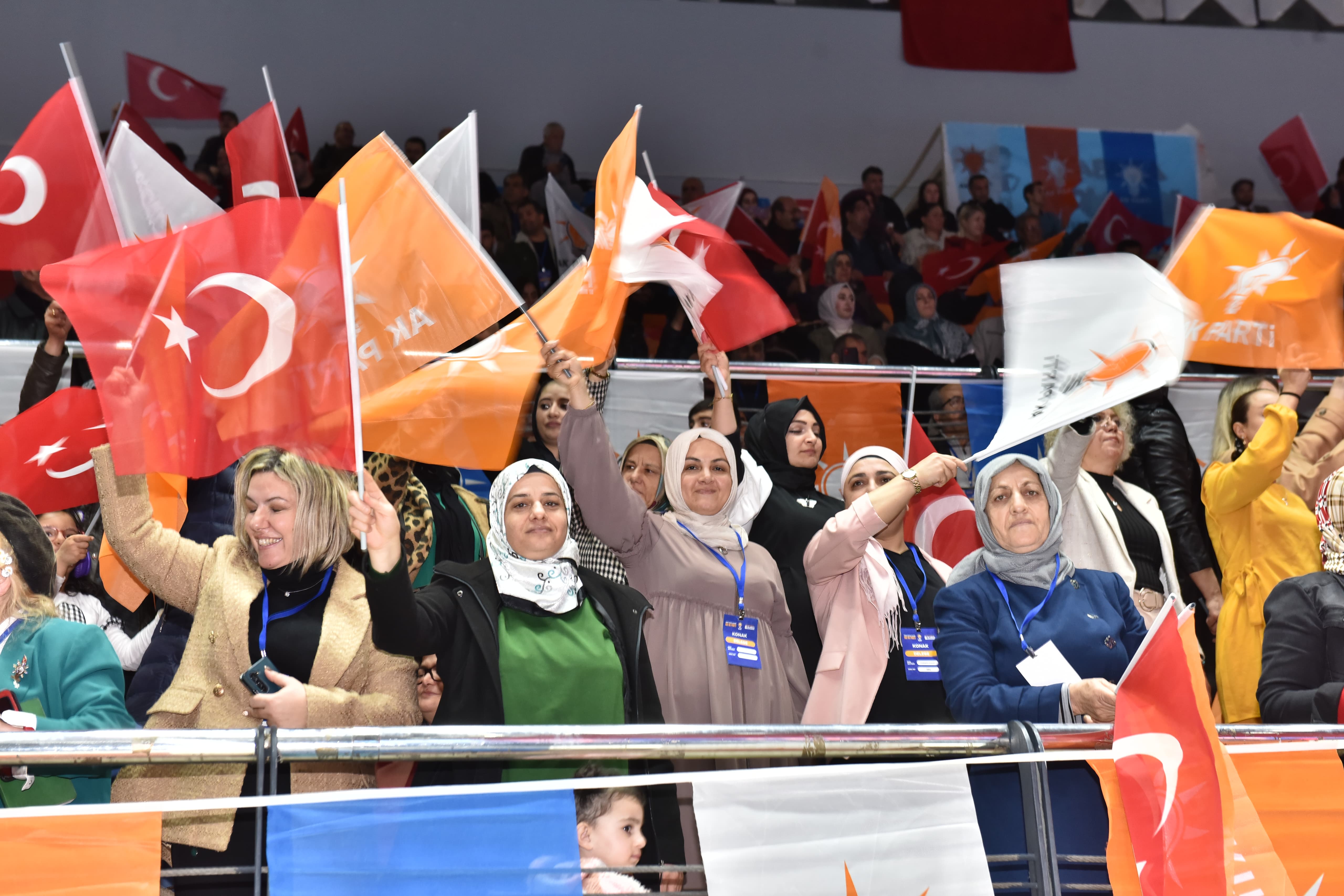 Başkan Bilal Saygılı'dan Konak'tan mesaj seli! ''CHP İzmir'in başındaki zat, önce CHP bir otopark değnekçisi gibi rant kovalayacağına…''