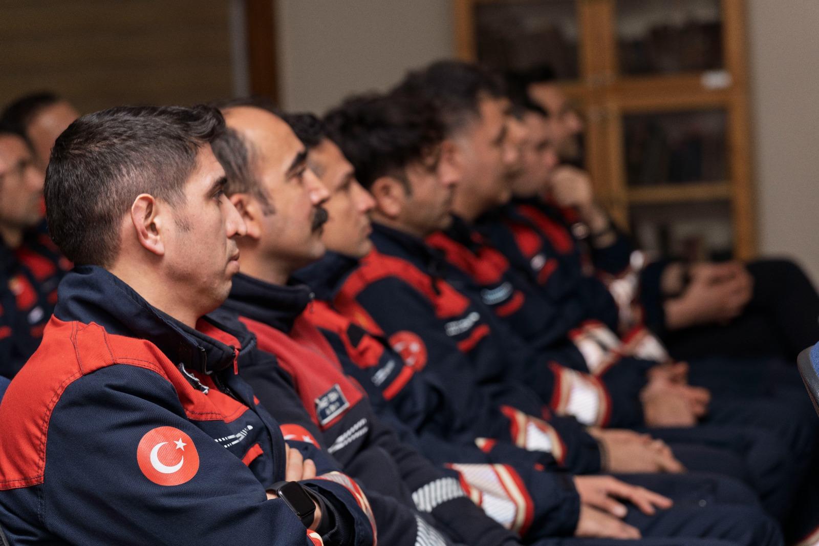 İzmir İtfaiyesi’nden bir başarı daha, Endüstriyel yangınlara müdahalede artık daha deneyimliler