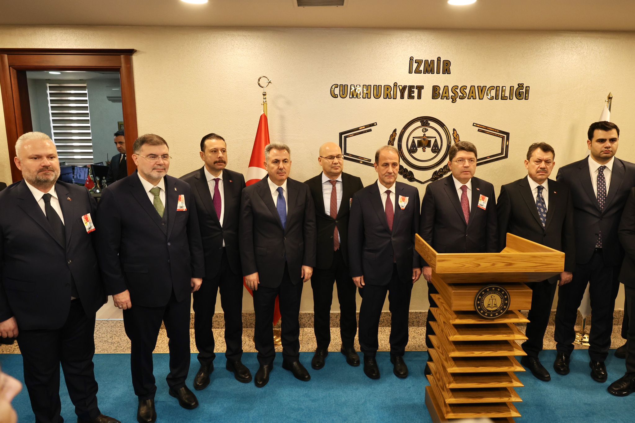 "ŞEHİDİMİZİN EMANETİ OLAN BAYRAĞI ASLA DÜŞÜRMEYECEĞİZ"