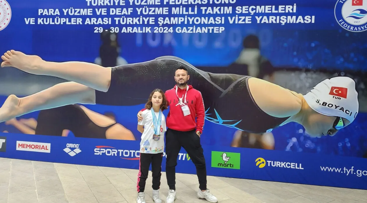 İzmir'in gururu paralimpik yüzücü Miray "Türkiye Şampiyonu" oldu