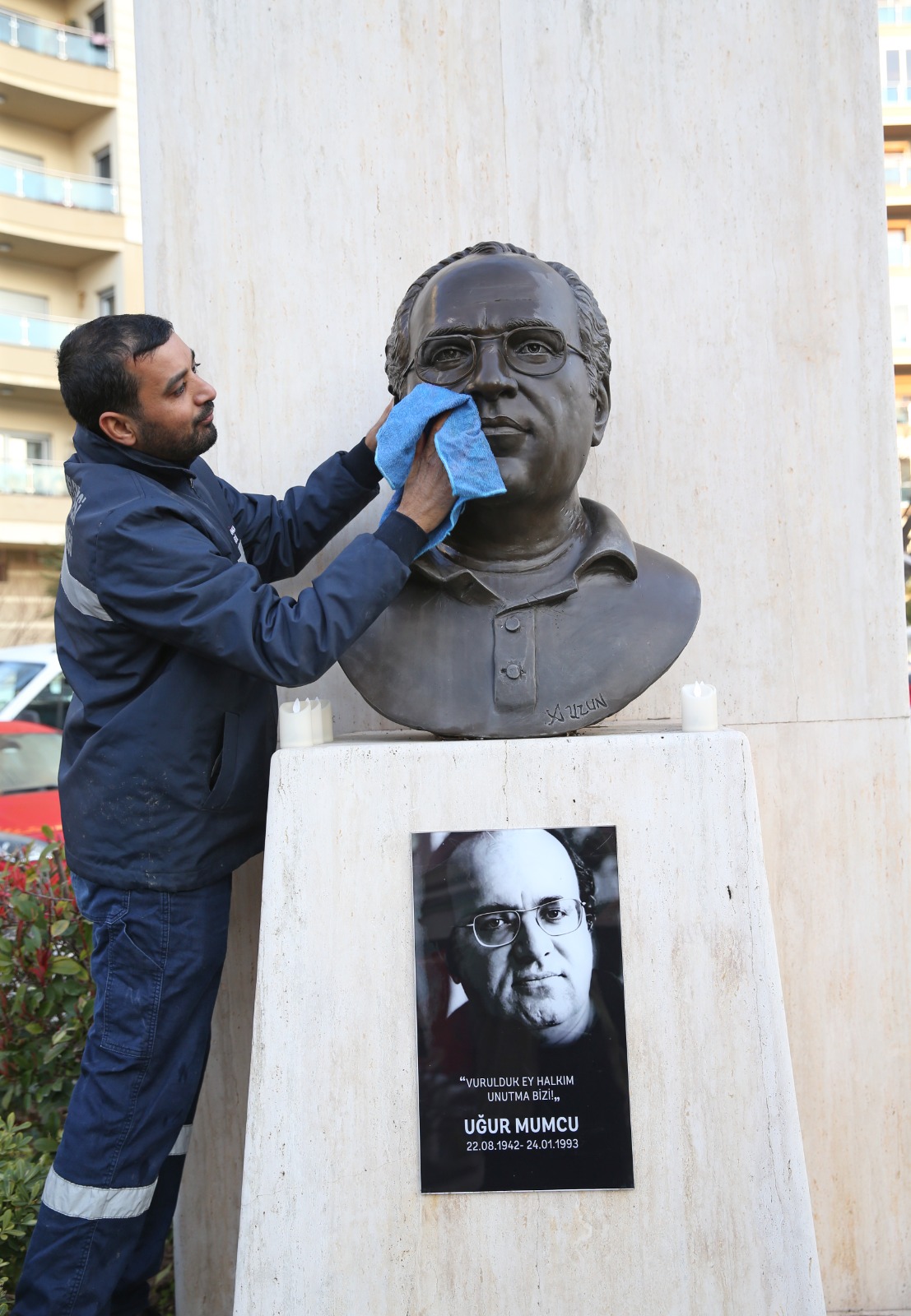 Karşıyaka "Uğur Mumcu’yu" unutmadı!