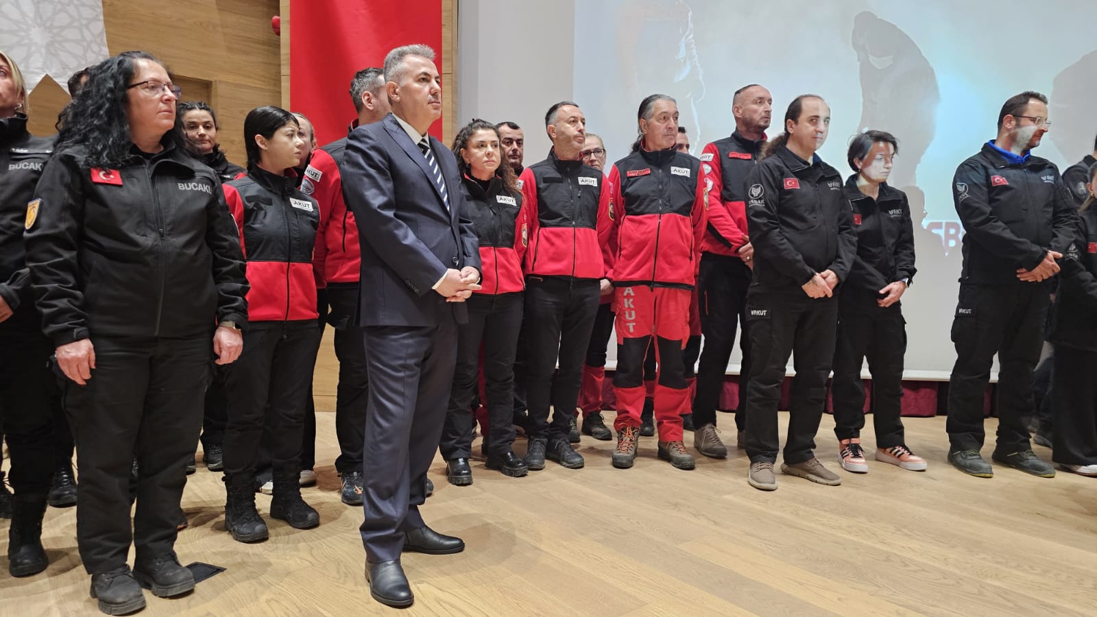 İzmir Valisi Sn. Süleyman Elban'ın 6 Şubat İçin Gerçekleşen Anma Programı