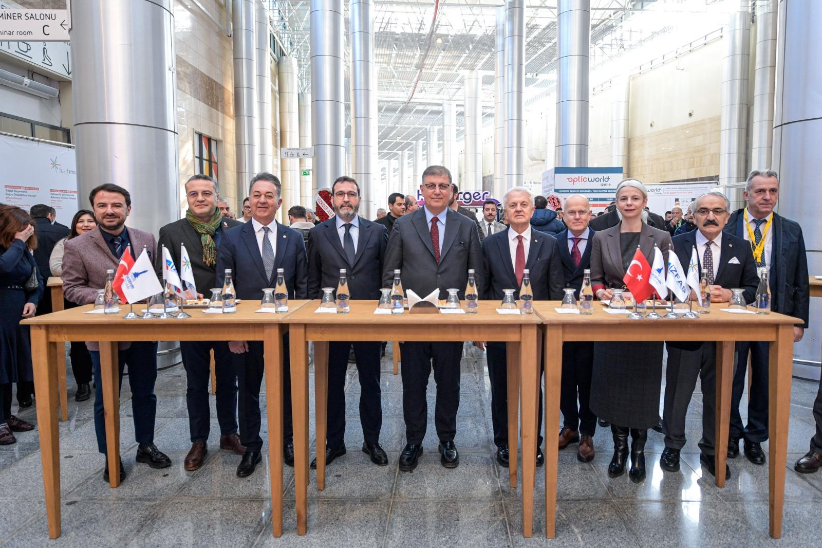 Tugay: İzmir'in geleneğinde fuarcılık var