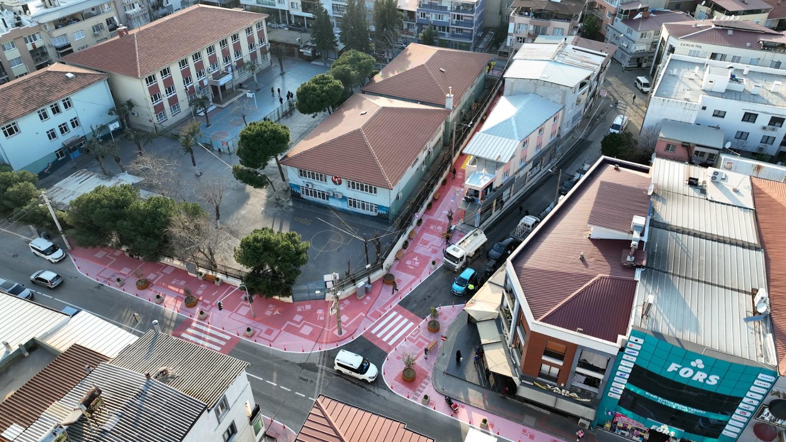 “Güzel İzmir” neşeli çocuklar