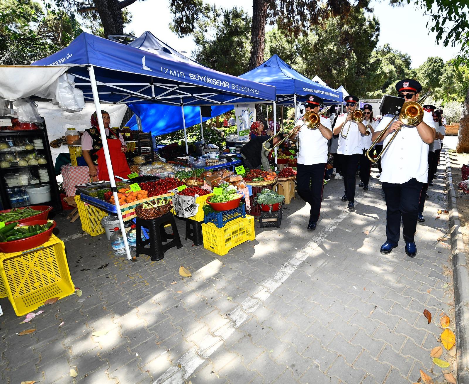 İzmir’de Dünya Çiftçiler Günü coşkusu