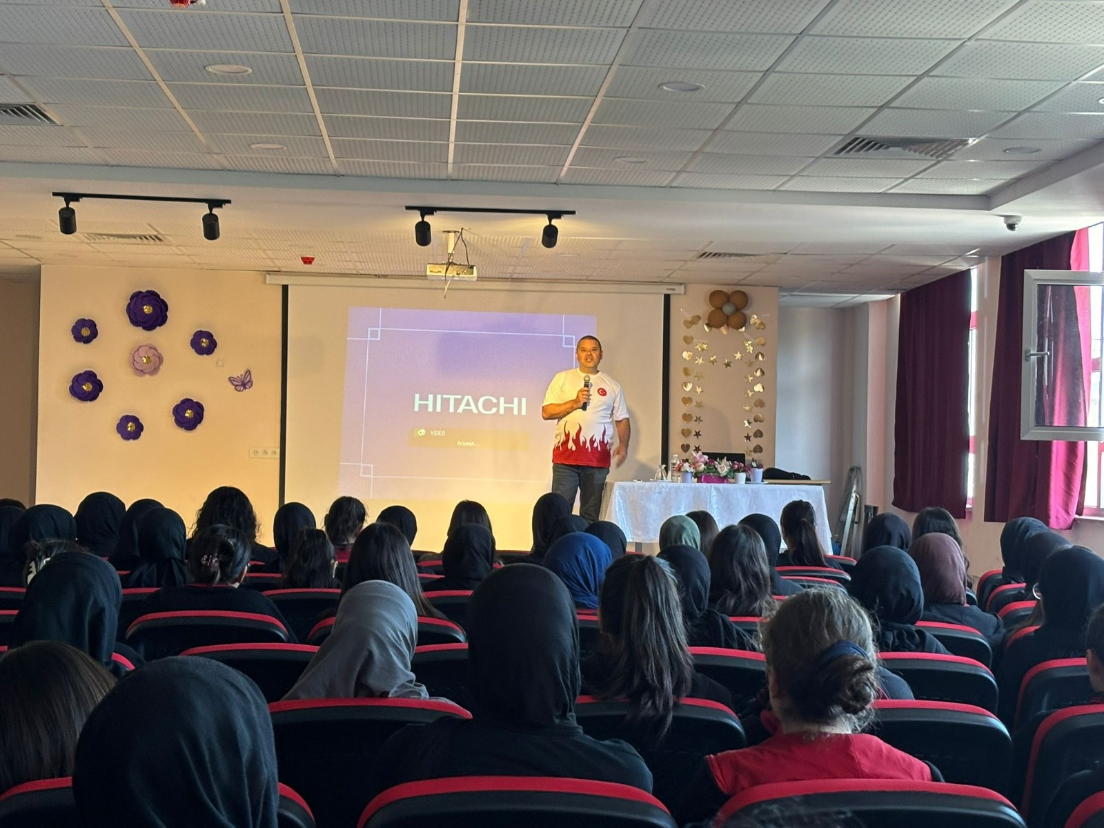 BAĞIMLILIKLA MÜCADELE BİLGİLENDİRME TOPLANTISININ BUGÜNKÜ ADRESİ KONAK 15 TEMMUZ DEMOKRASİ ŞEHİTLERİ KIZ ANADOLU İMAM HATİP LİSESİ VE PROJE OKULUYDU