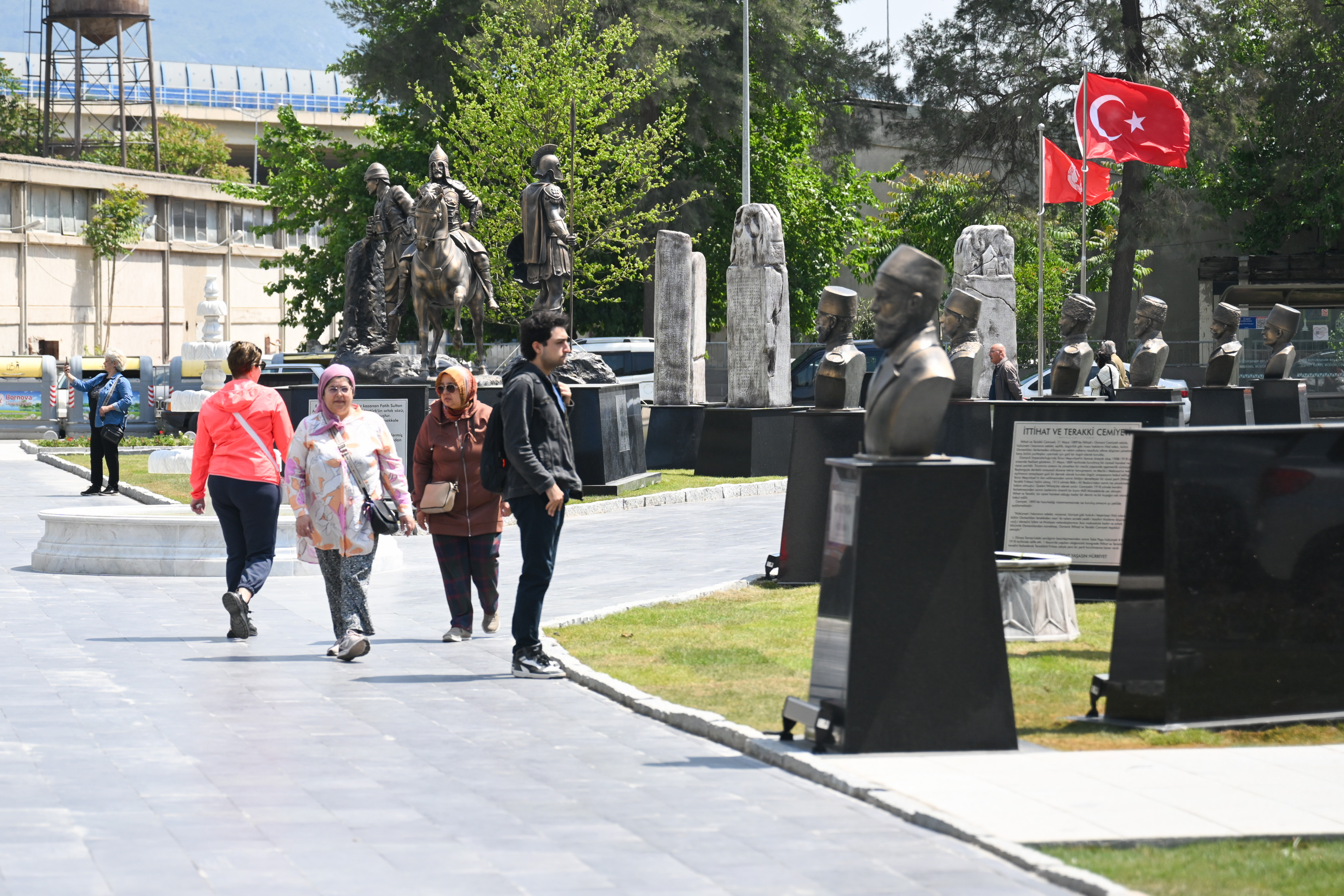 Bornova’da tarihe saygı, özgürlüğe vurgu