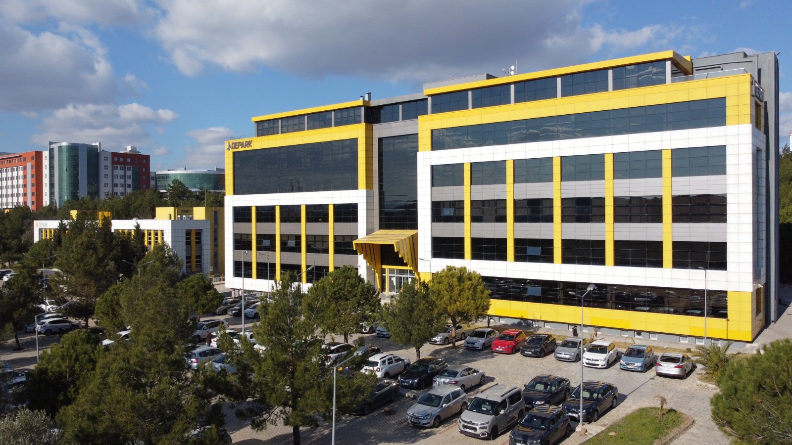 DEPARK FİRMASI MAGE GAMES'TEN YENİ MOBİL OYUN: GOAL BATTLE YAYINDA!