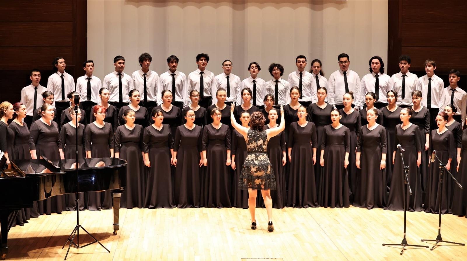 İzmir Uluslararası Çoksesli Korolar Festivali başladı