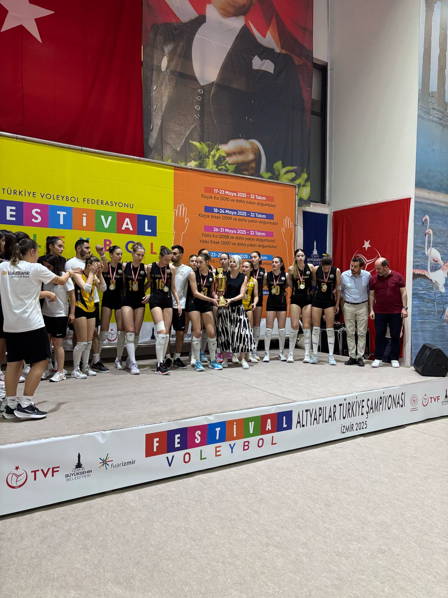 Festival Voleybol'da ilk ödüller verildi