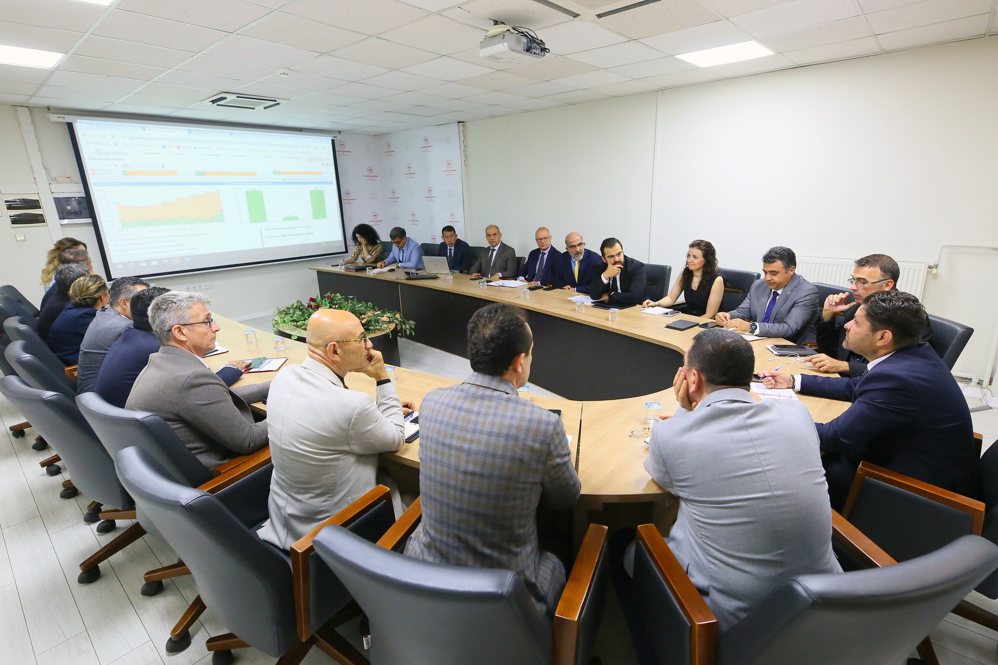 İzmir İl Sağlık Müdürlüğü’nde Üst Yönetim Toplantısı Gerçekleştirildi