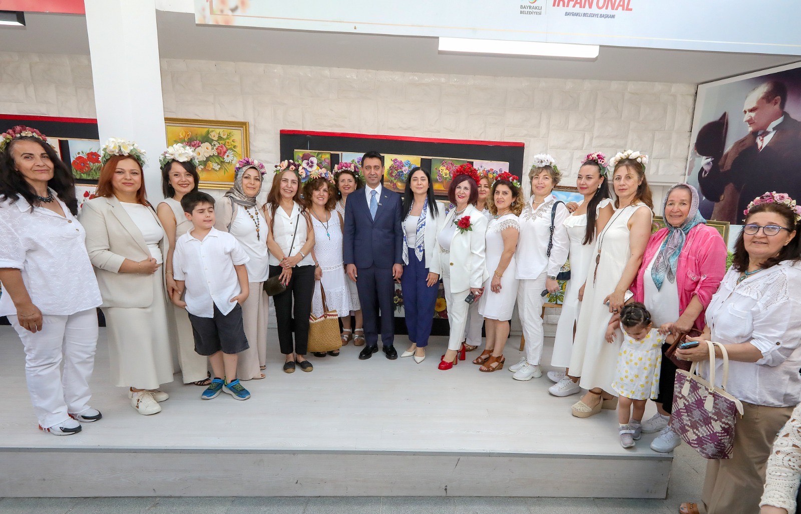 Bayraklı’da üreten kadınlar el sanatlarını sergiledi