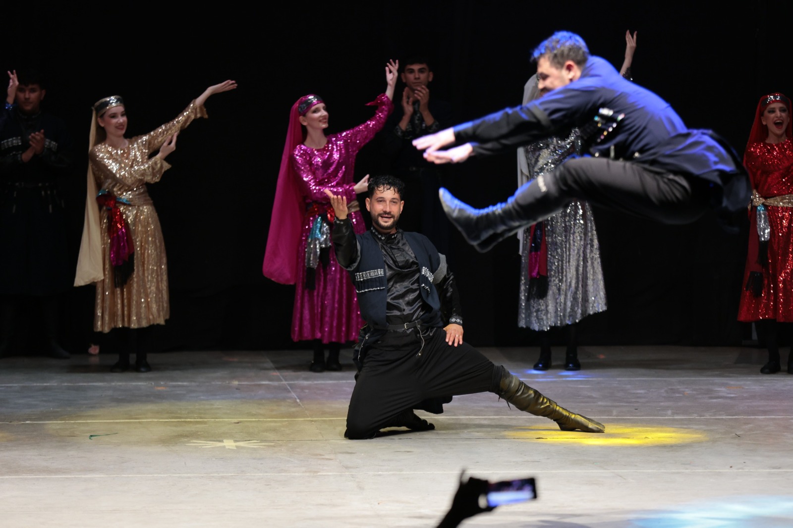 Konak’ta halk oyunları rüzgarı esti