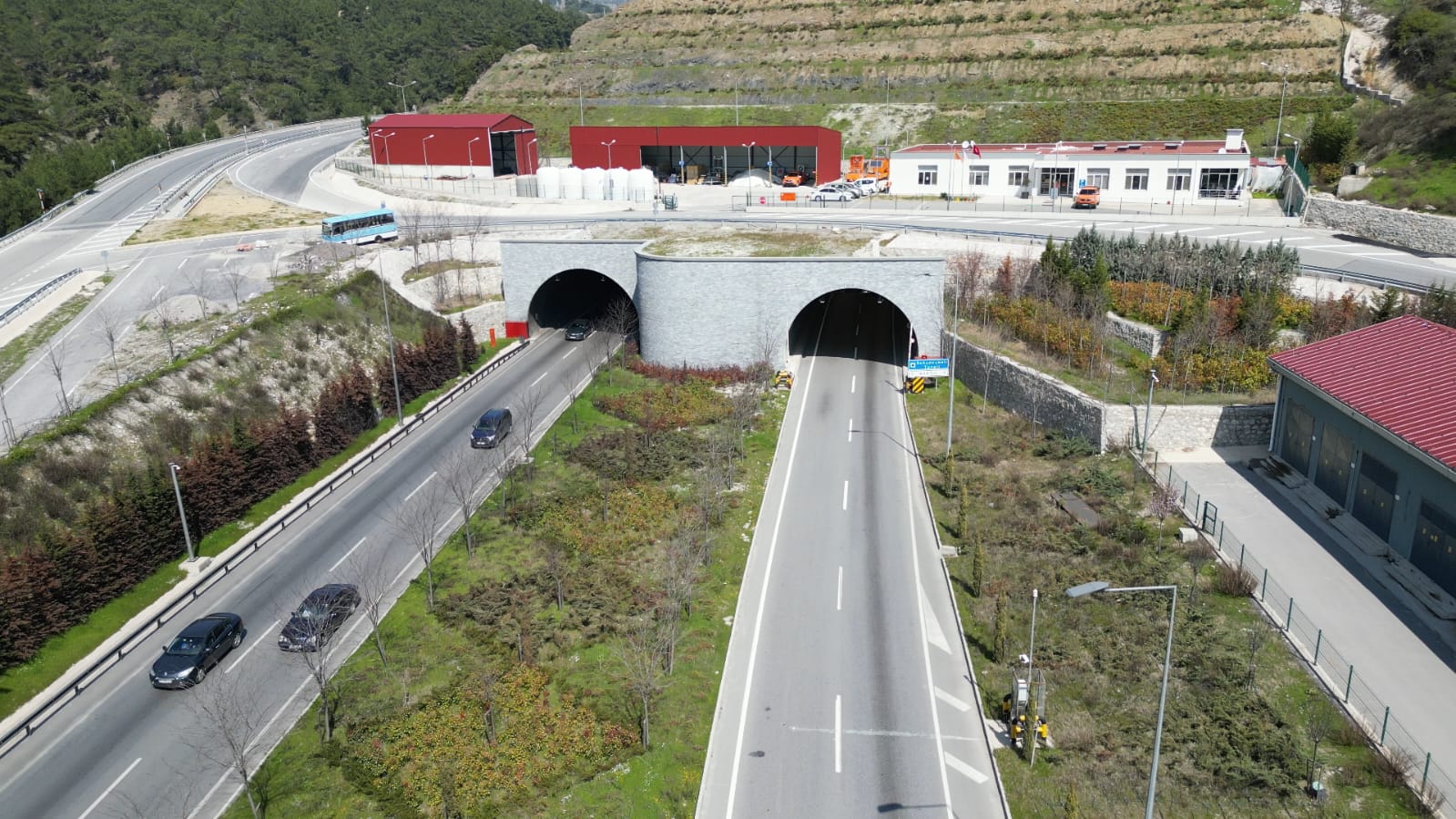 AK Parti İzmir İl Başkanı Saygılı’dan kente yapılan ulaşım yatırımları raporu!