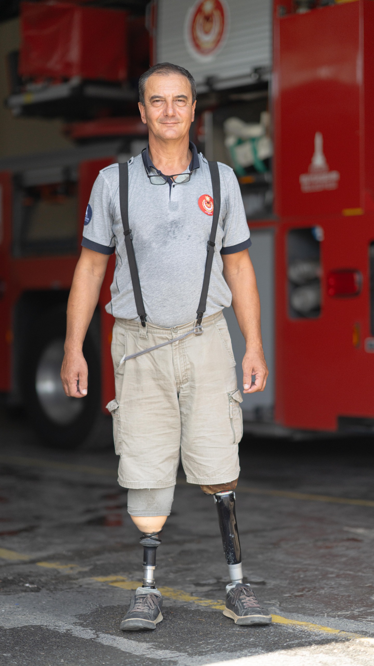 Engelli itfaiyeci çok sevdiği mesleğinden hiç kopmadı