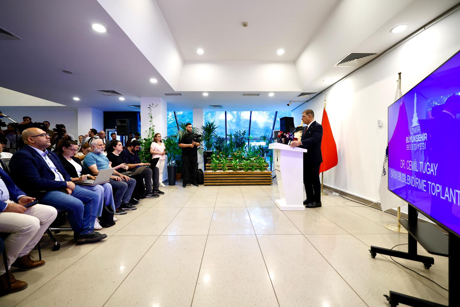 Başkan Tugay'dan önemli açıklamalar  "İzmir'in atık sorununu aylar içinde kökten çözeceğiz"