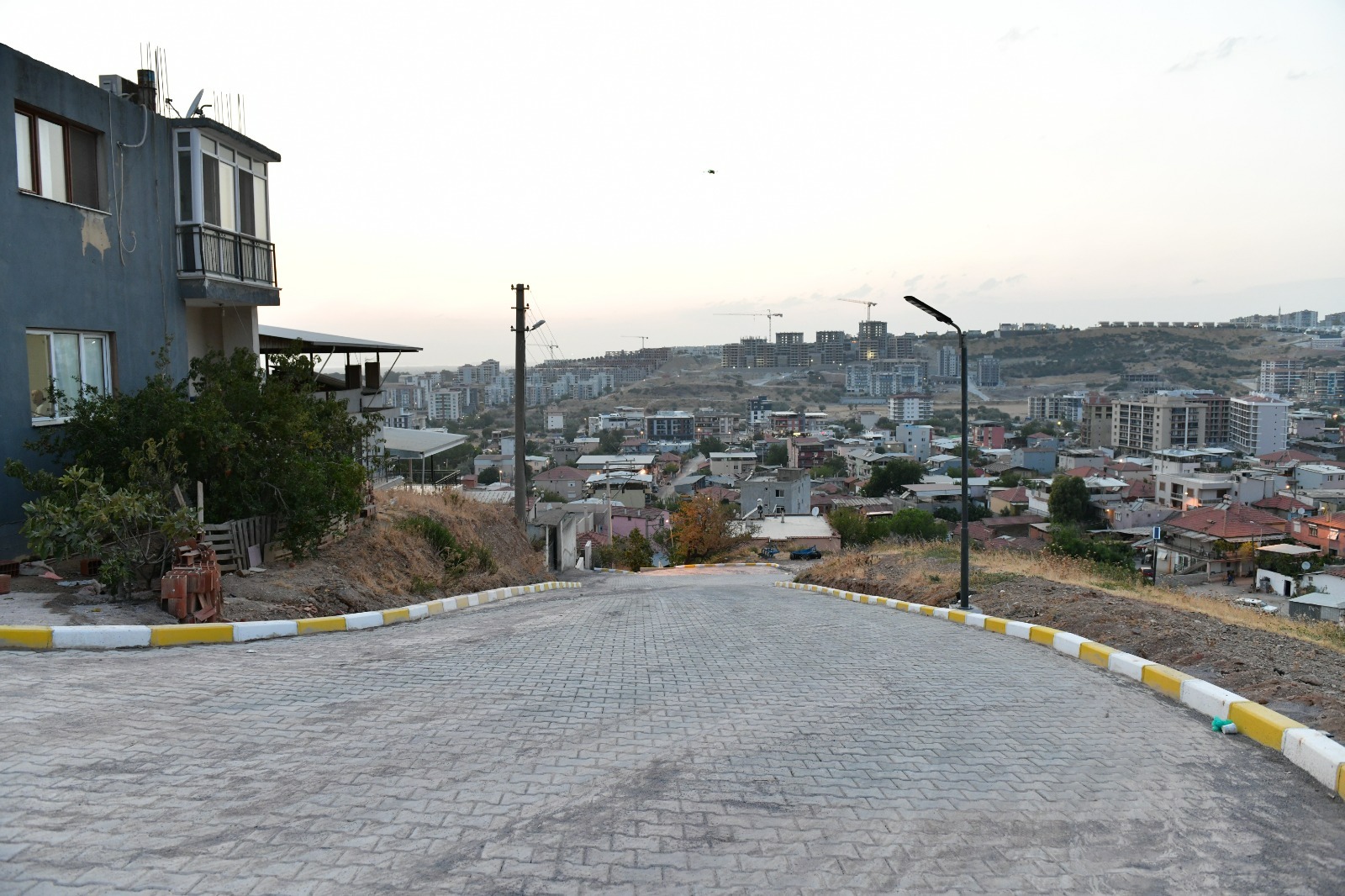Hem Çiğli’ye hem kalplere dokunan hizmetler Başkan Yıldız; “Hayatları kolaylaştırmak büyük mutluluk. ”