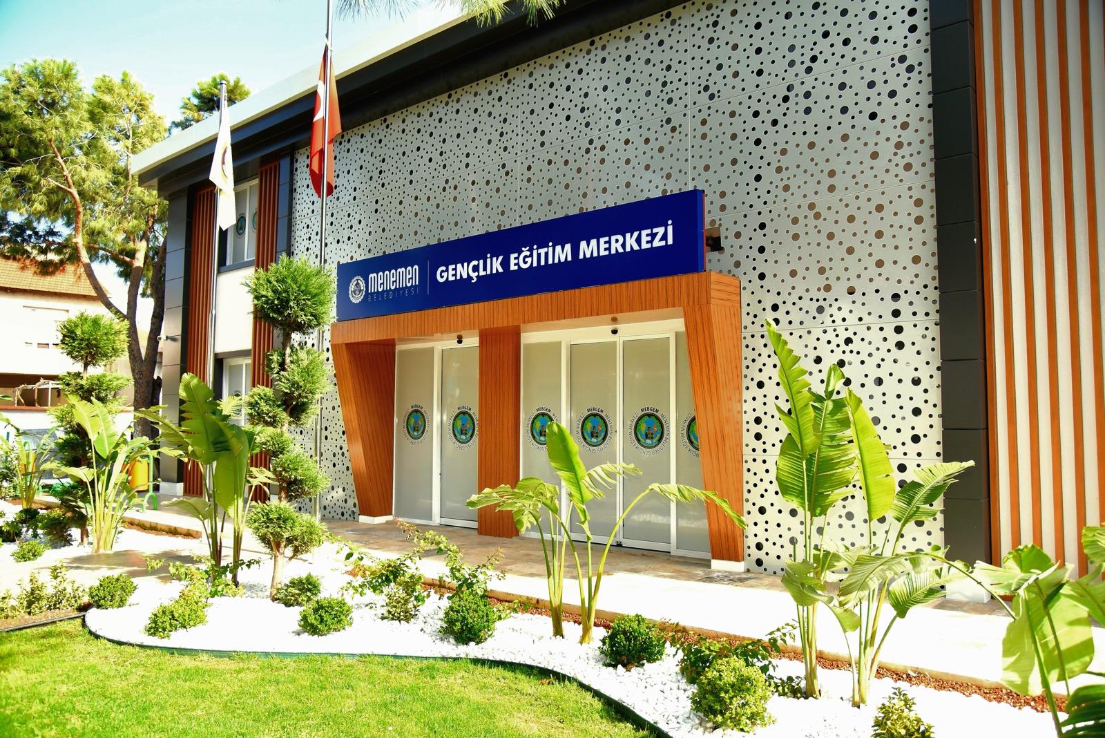 Menemen’de eğitime tam destek!