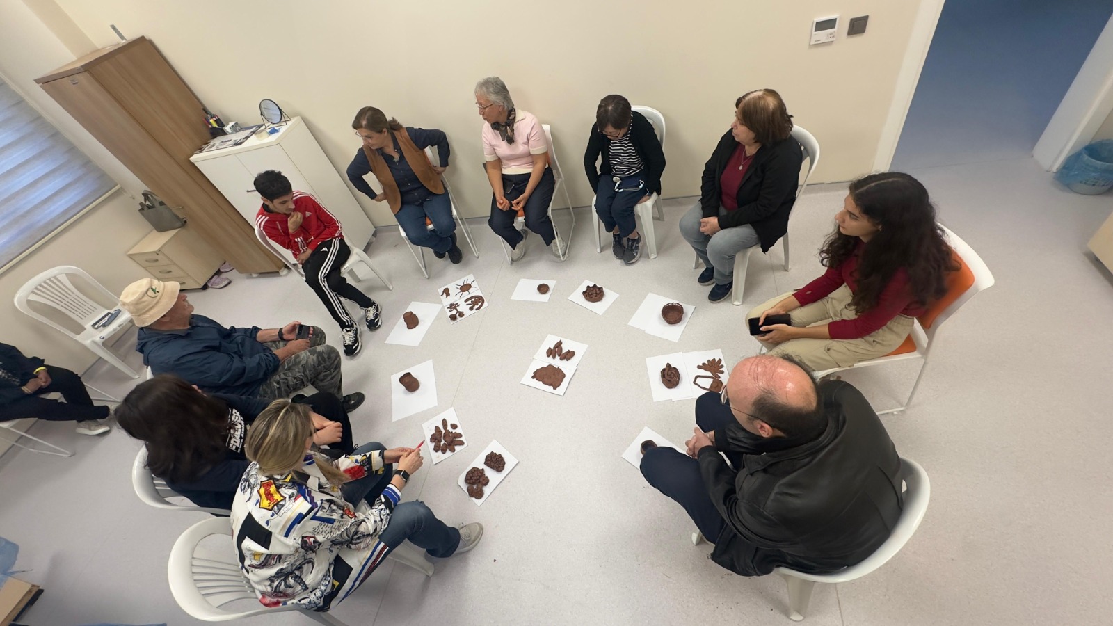 Singapurlu Art Terapist’ten engelliler ve ailelerine sanatla terapi