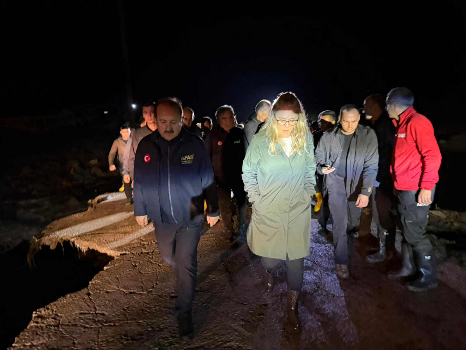 AK Partili Çankırı, Selde Kaybolan Kaptanoğlu'nun Ailesini Ziyaret Etti