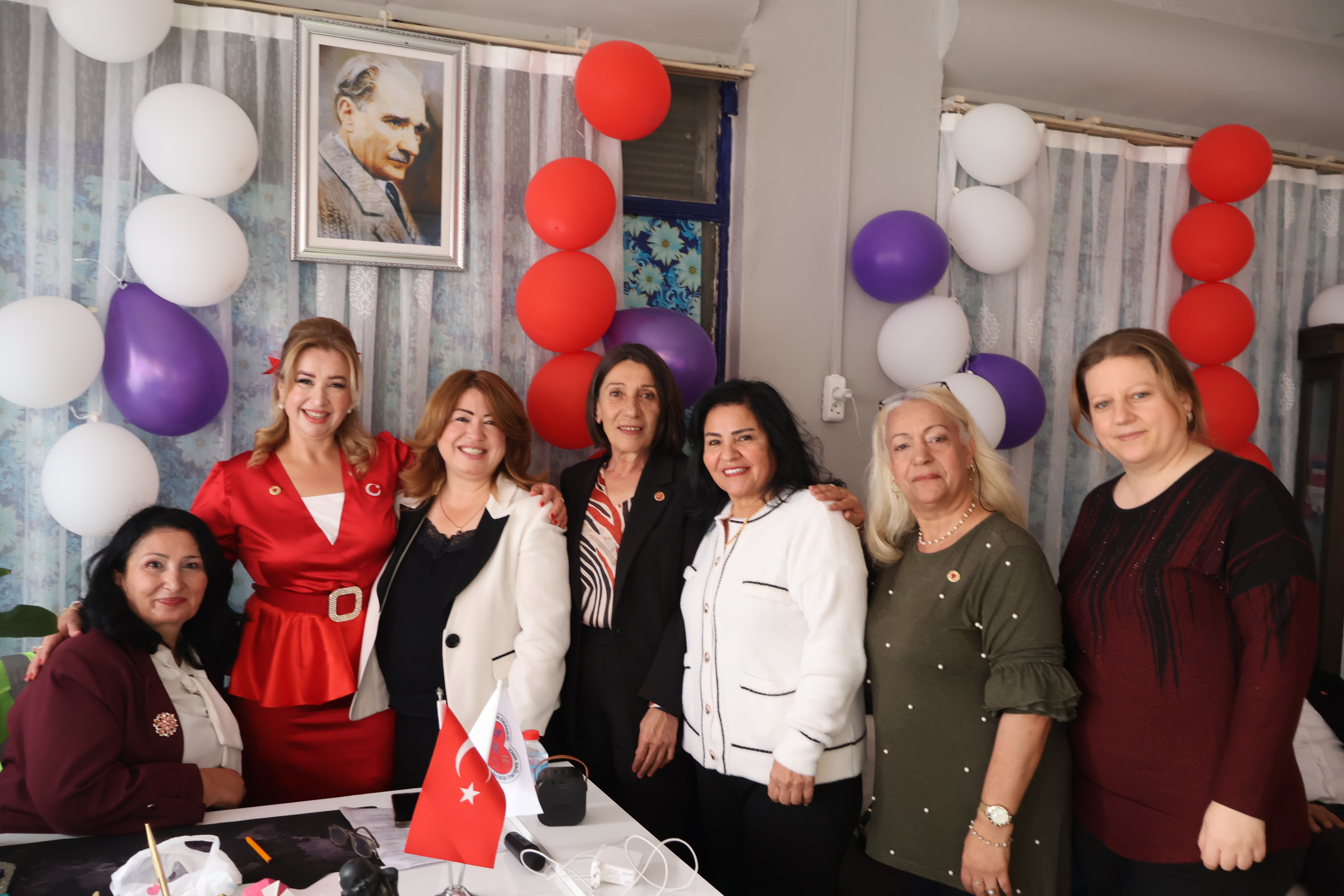 İZMİR'DE ENGELLİLER İÇİN UMUT KAPISI AÇILDI: "GERÇEK ENGEL, ZİHİNLERDEKİ AYRIMCILIKTIR"