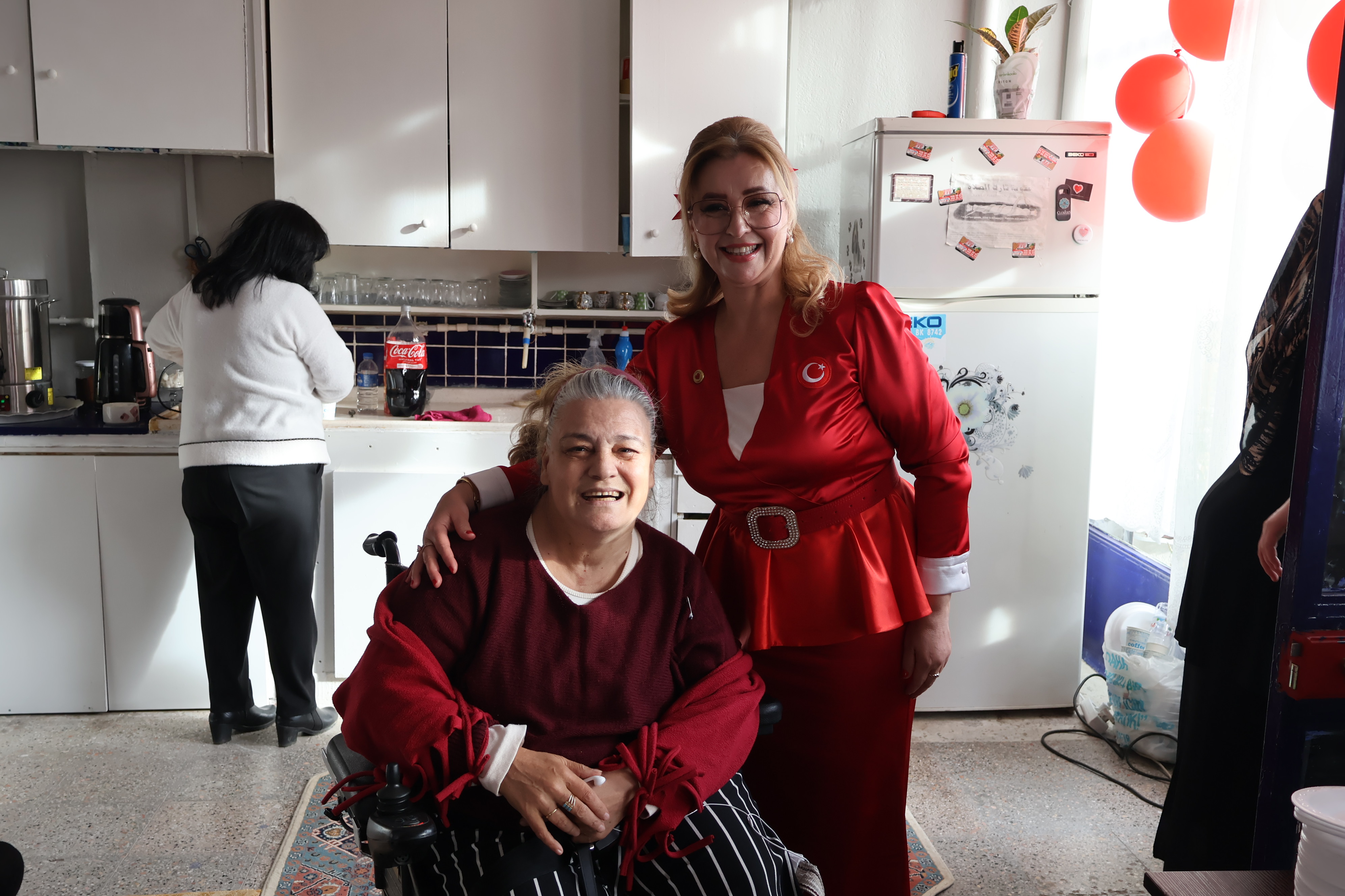 İZMİR'DE ENGELLİLER İÇİN UMUT KAPISI AÇILDI: "GERÇEK ENGEL, ZİHİNLERDEKİ AYRIMCILIKTIR"