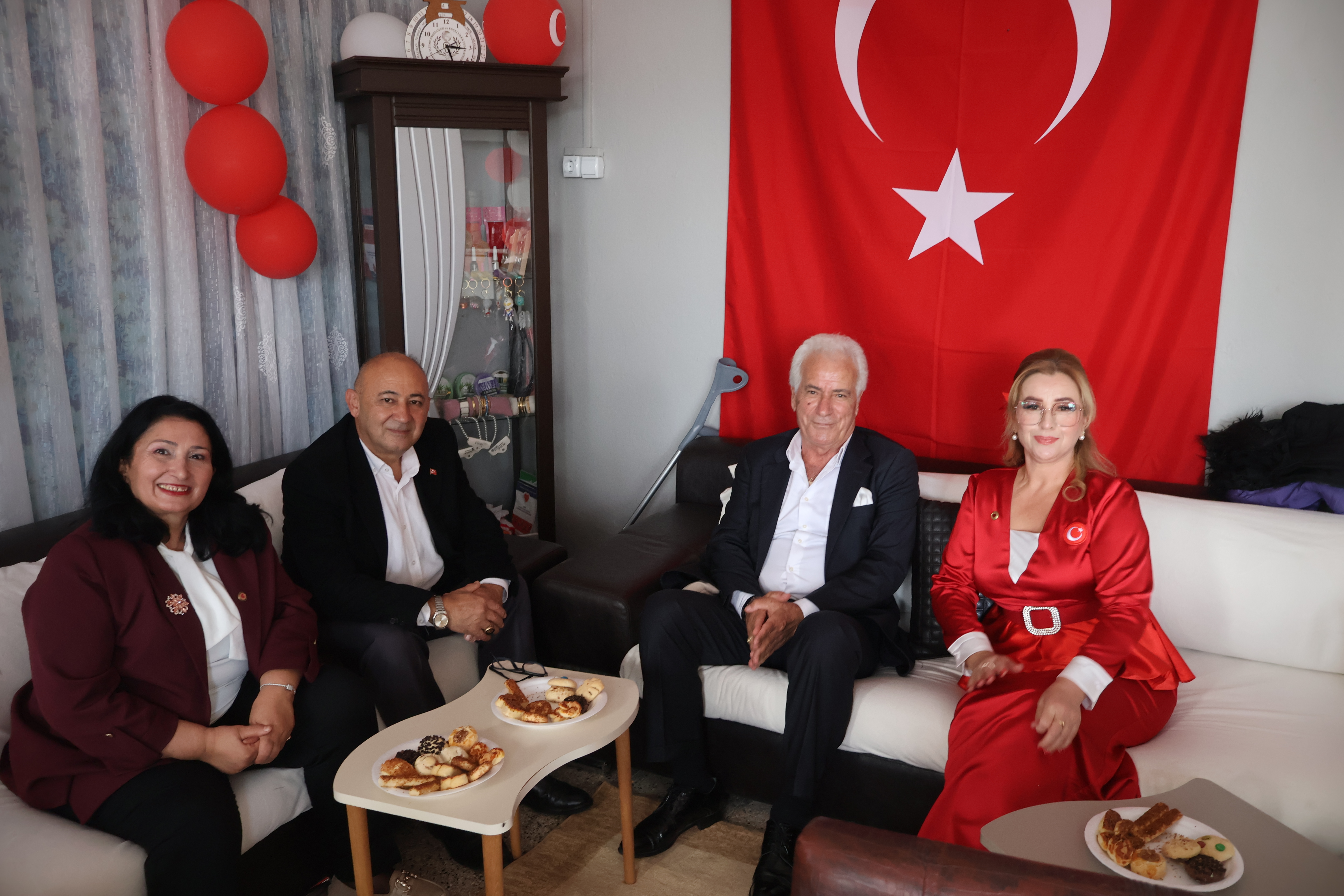 İZMİR'DE ENGELLİLER İÇİN UMUT KAPISI AÇILDI: "GERÇEK ENGEL, ZİHİNLERDEKİ AYRIMCILIKTIR"