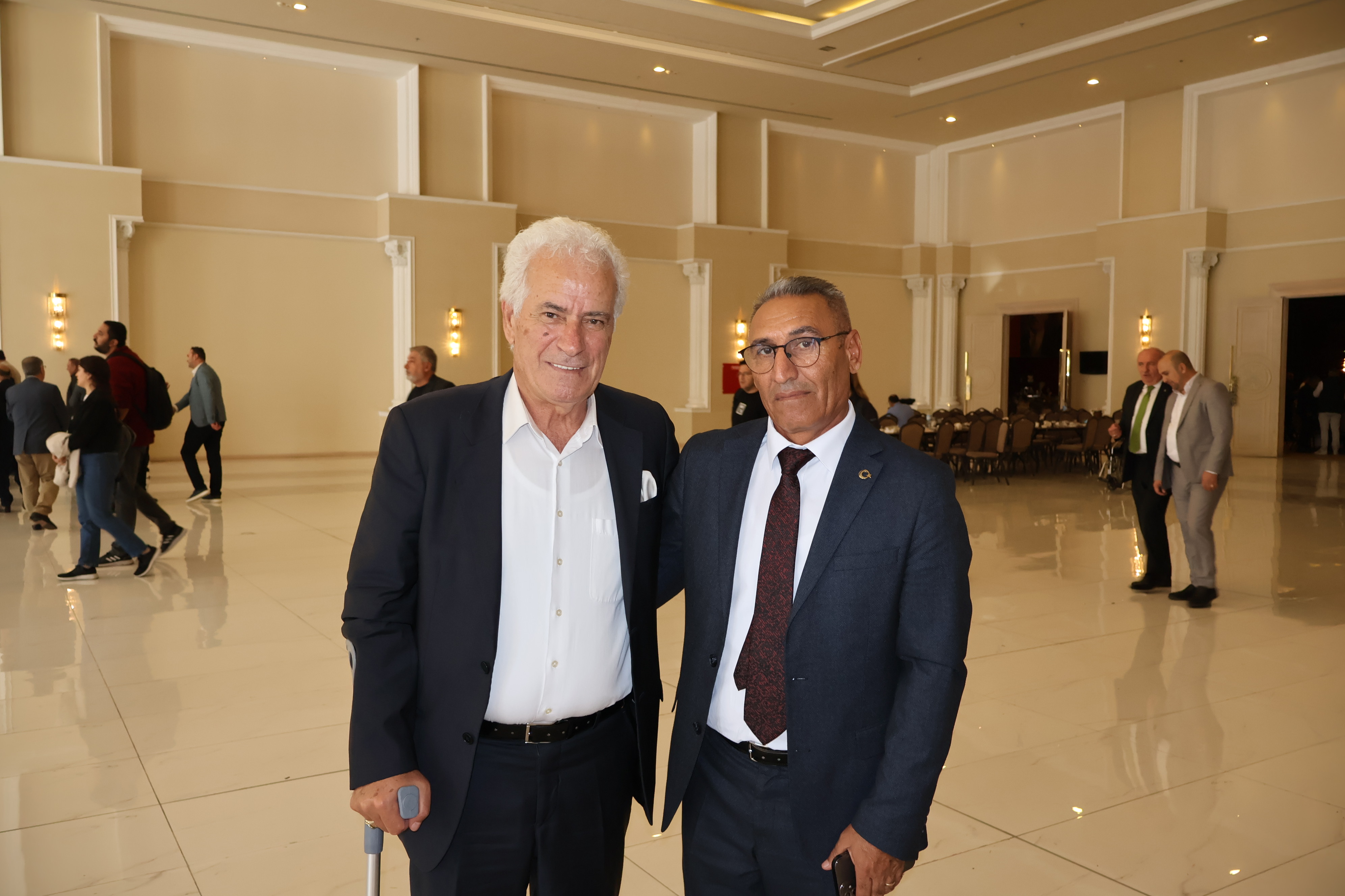 İzmir'de "Büyük Kardeşlik" Buluşması: Birlik, Dayanışma ve Umut Mesajı