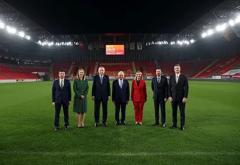 AK Partili Çankırı'dan  Kadın Millilere Sürpriz: Cumhurbaşkanı Erdoğan Soyunma Odasında Telefonda Tebrik Etti