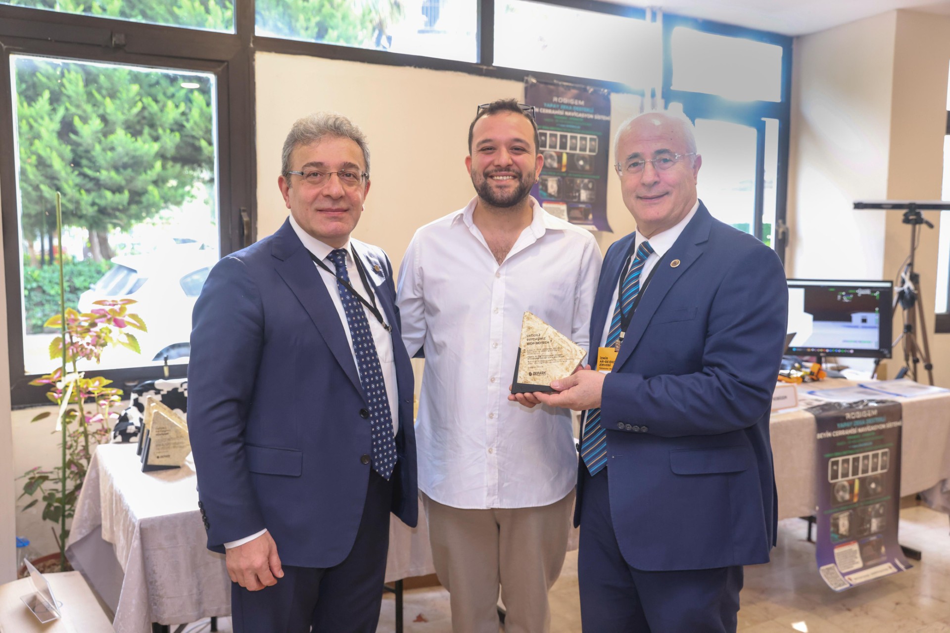 DOKUZ EYLÜL’DEN AR-GE HAMLESİ: BİLİM VE SANAYİ AYNI MASADA BULUŞTU