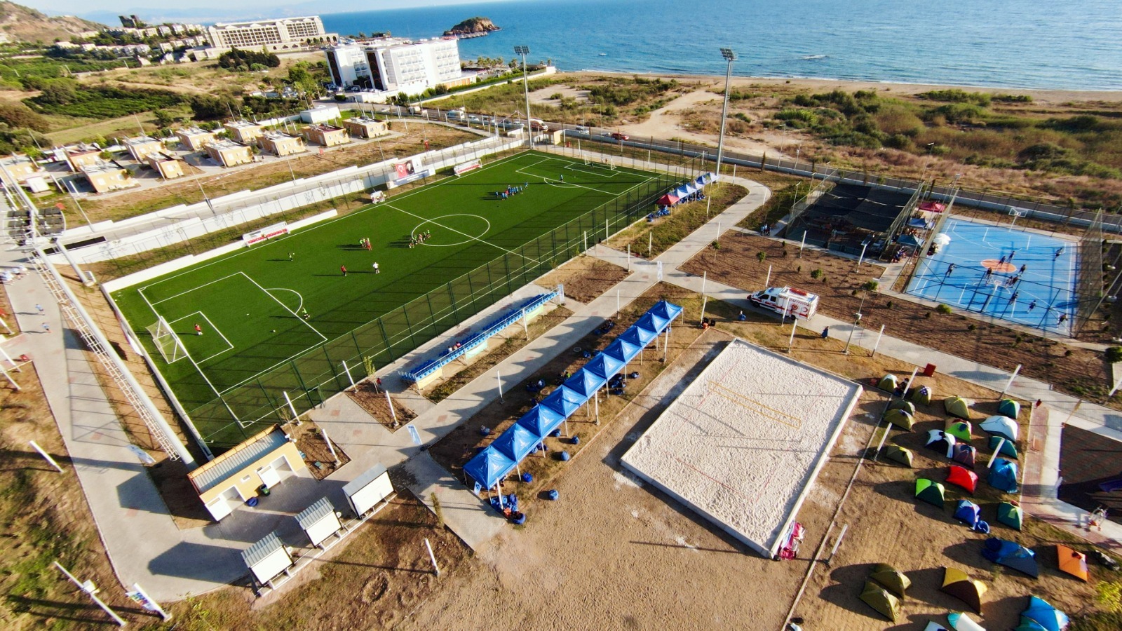 Özdere Gençlik ve Spor Yerleşkesi sporcu gençlerin gözdesi oldu