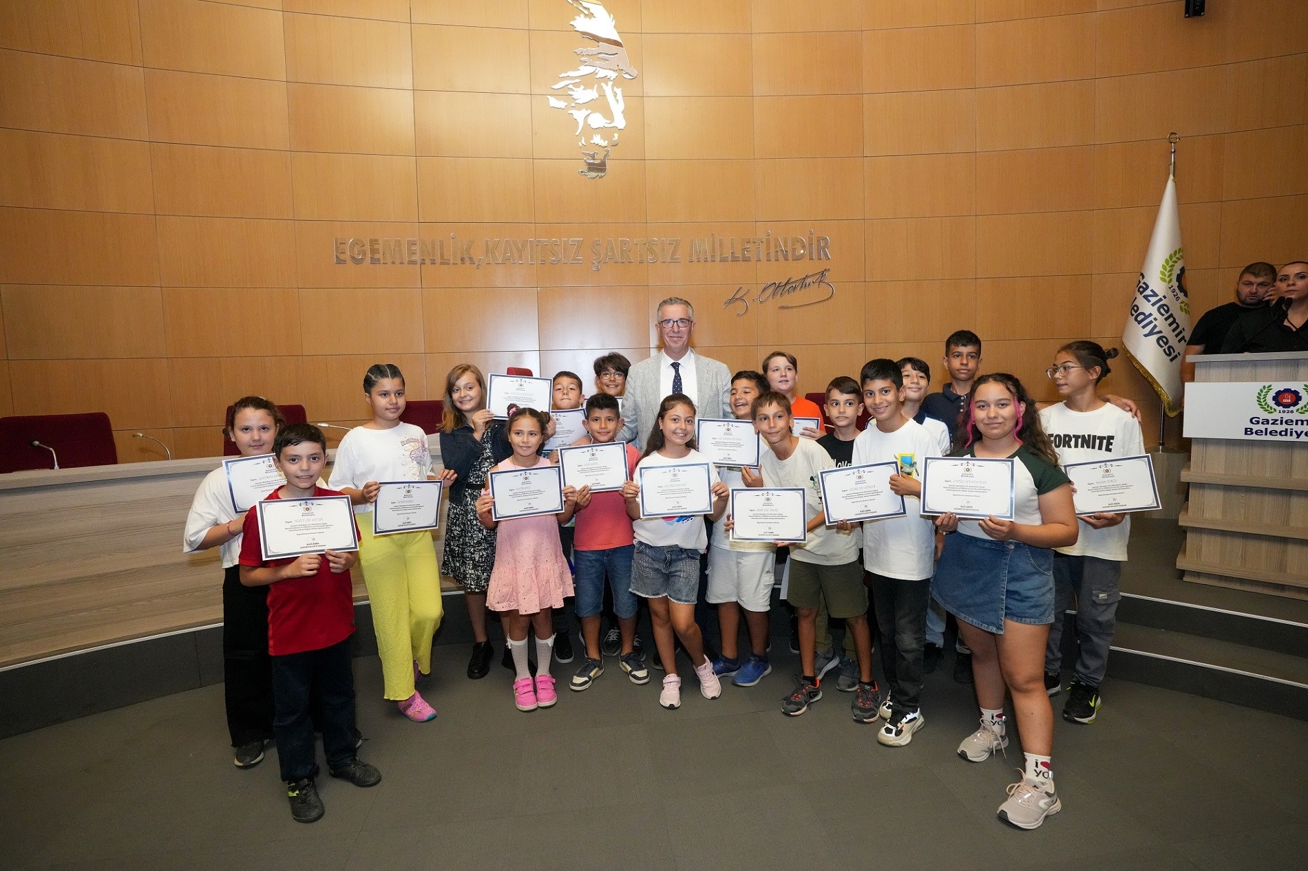 Gaziemir’in robotik kodlamacıları eğitimlerini tamamladı