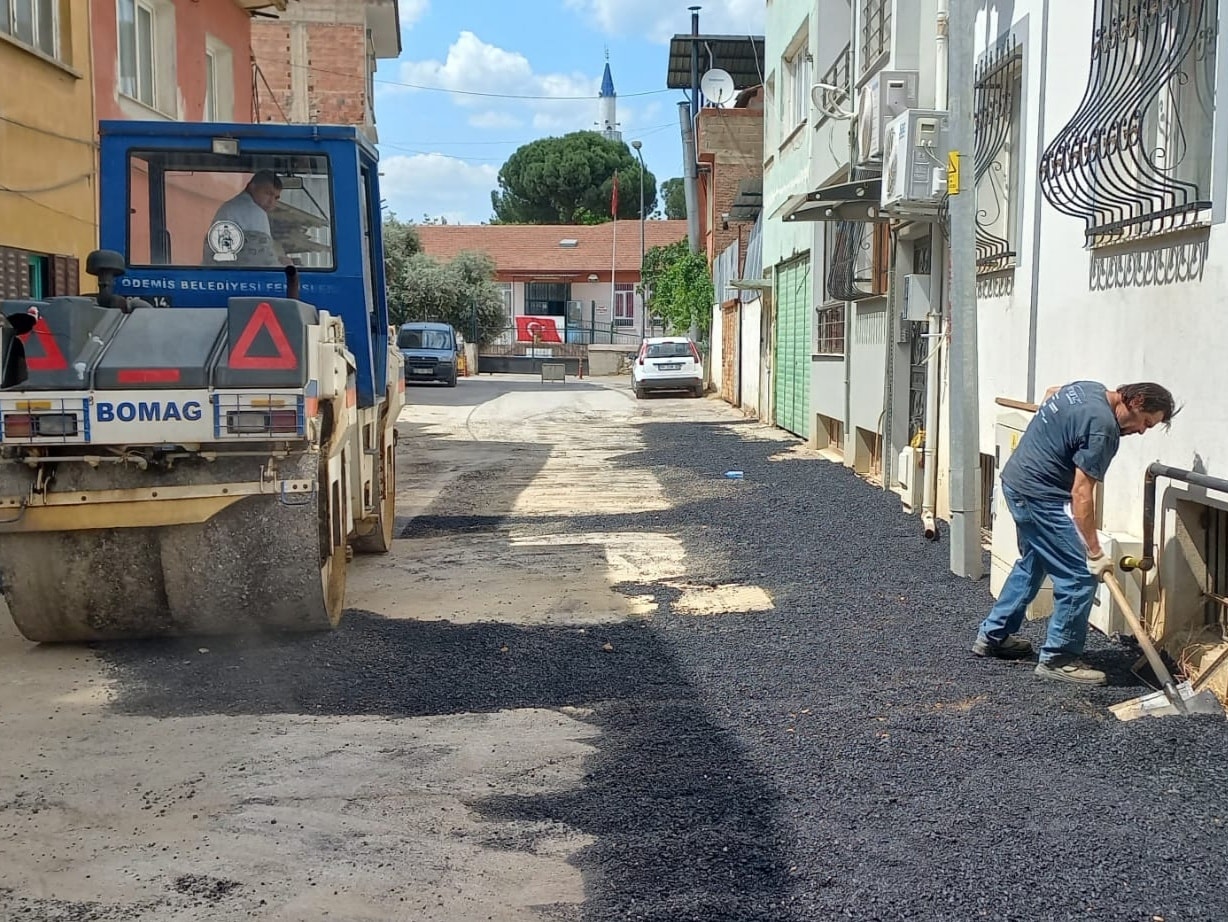 Başkan Eriş, 4,5 yıllık çalışmaları muhtarlarla değerlendirdi