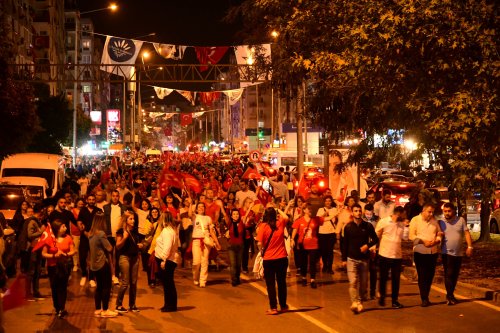 Cumhuriyet'in 100. yılı Karabağlar'da coşkuyla kutlandı