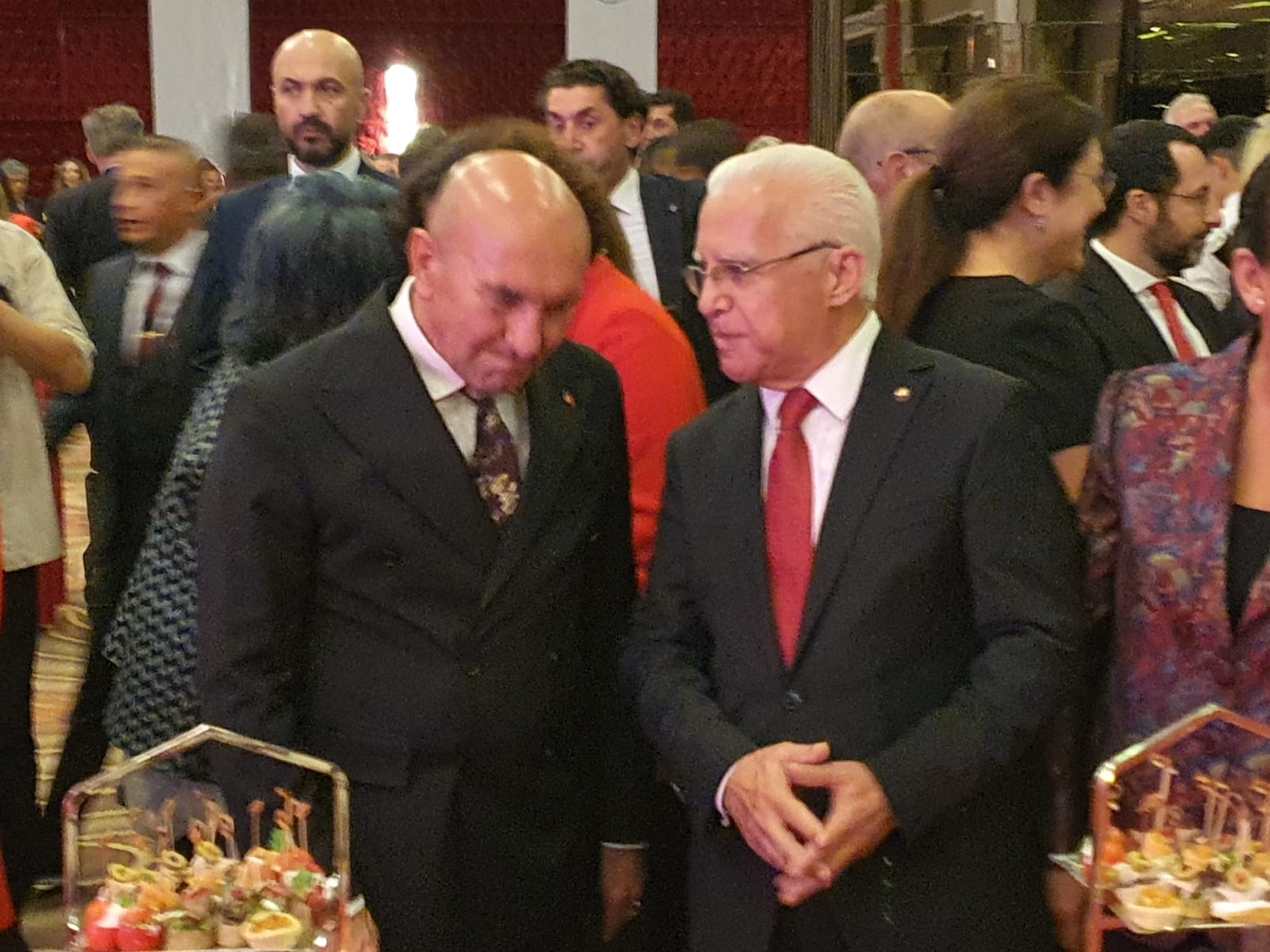 İzmir Valiliğinden 100. yıla yakışır resepsiyon