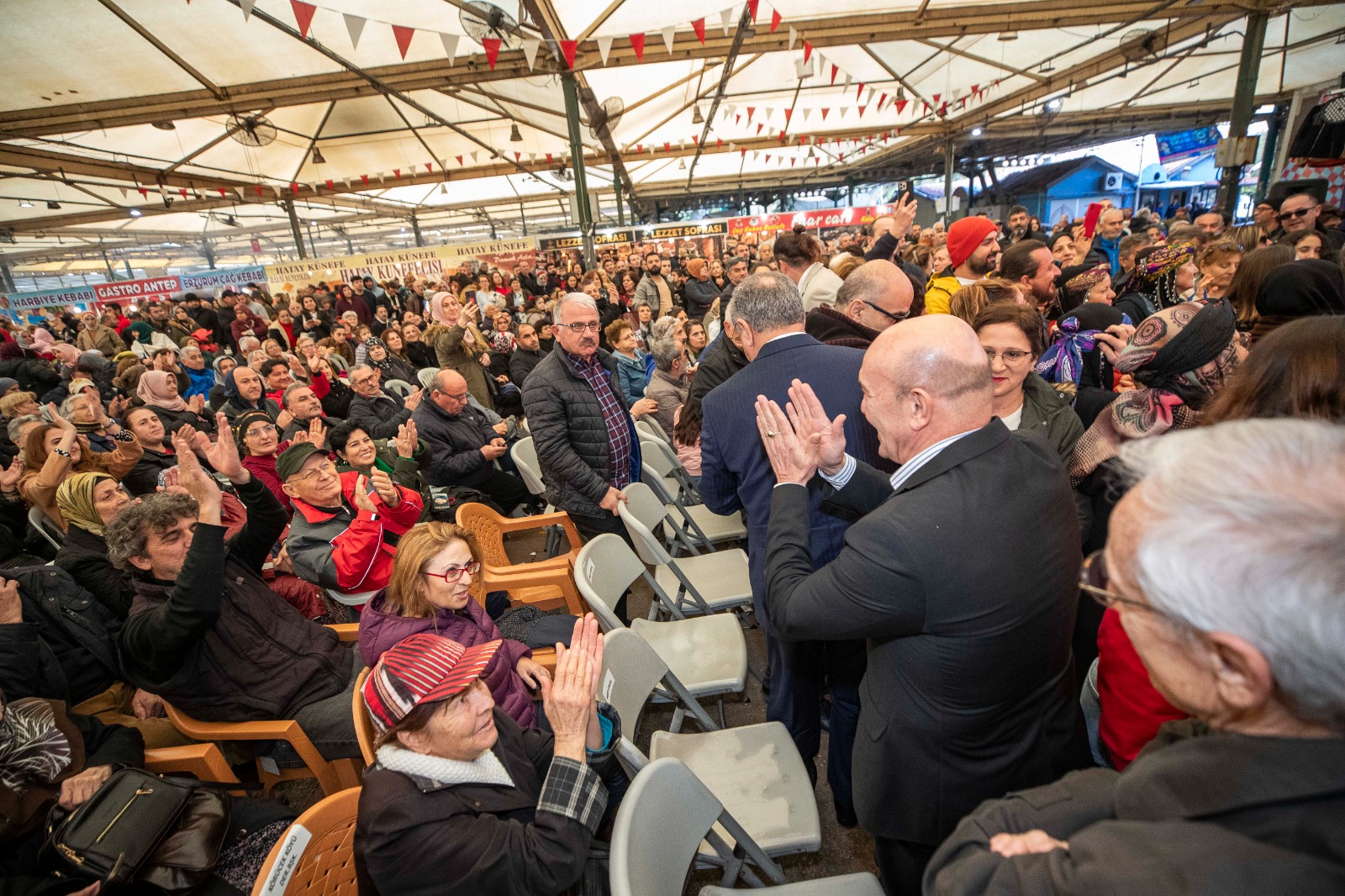 Başkan Soyer Karşıyaka Karadeniz Şenliği’ne katıldı