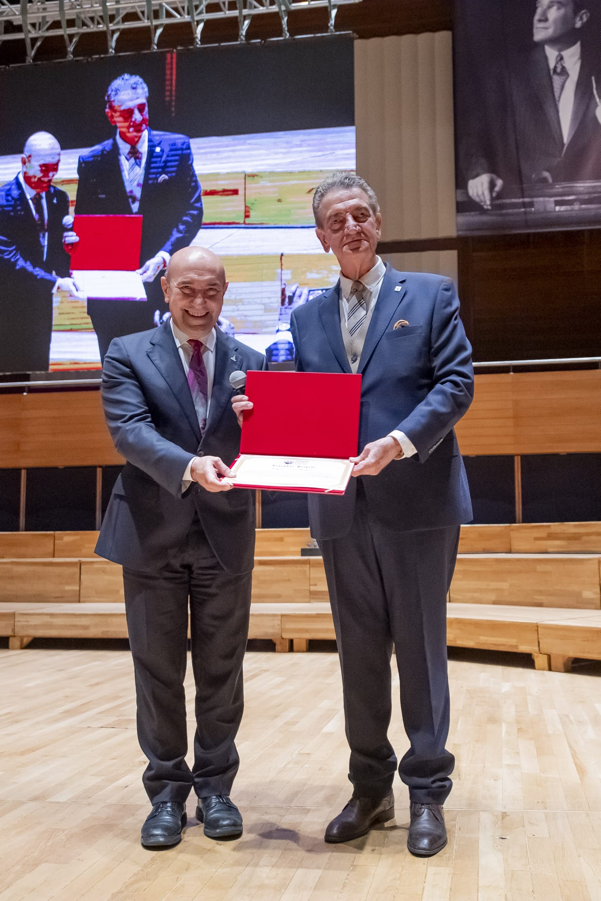 Başkan Soyer, 100. Yılda Laik Cumhuriyet, Büyük İzmir Buluşması'ndan seslendi