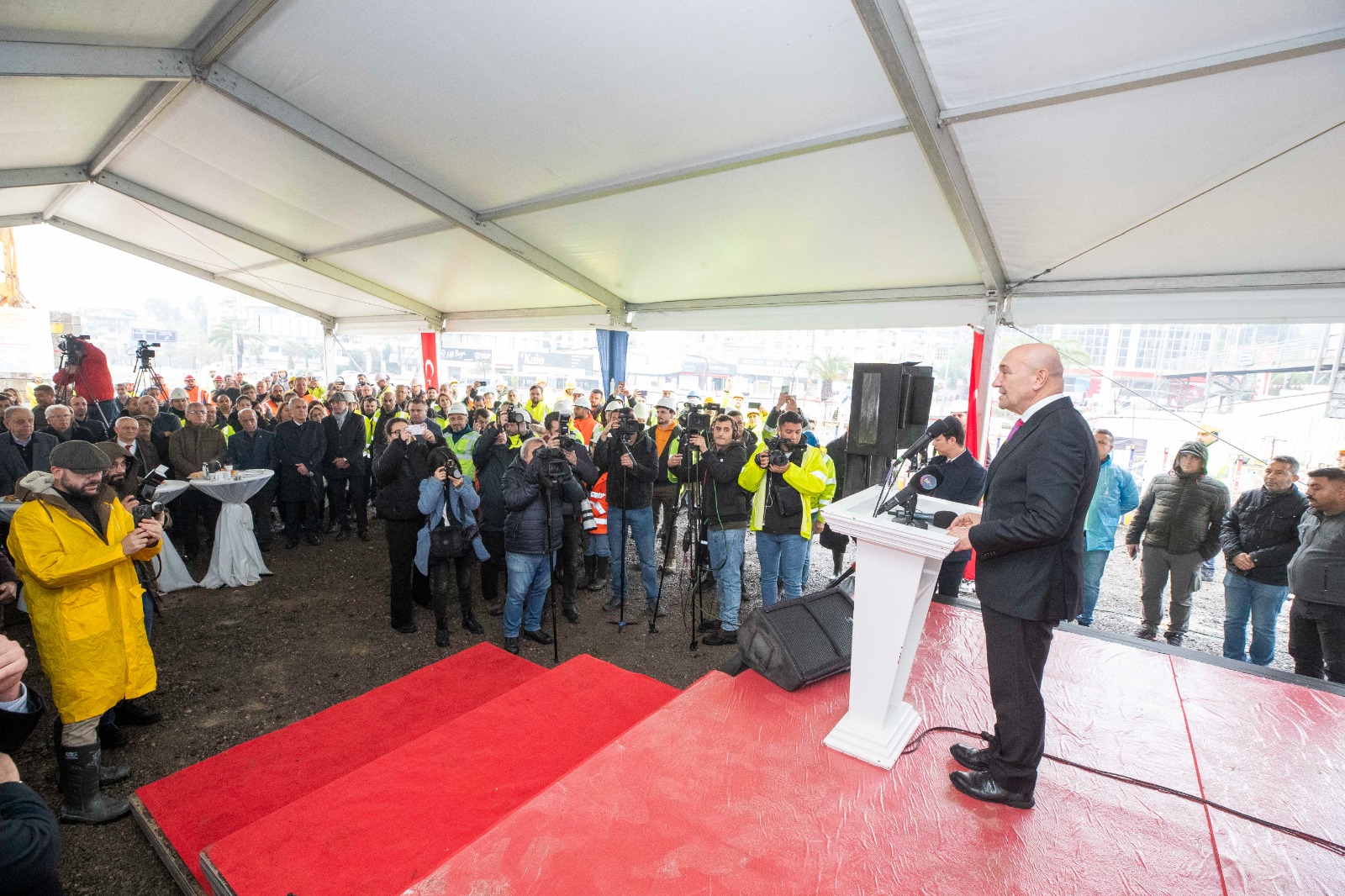 Soyer: “2025 yılının Aralık ayında tünelin sonundaki ışığı göreceğiz”