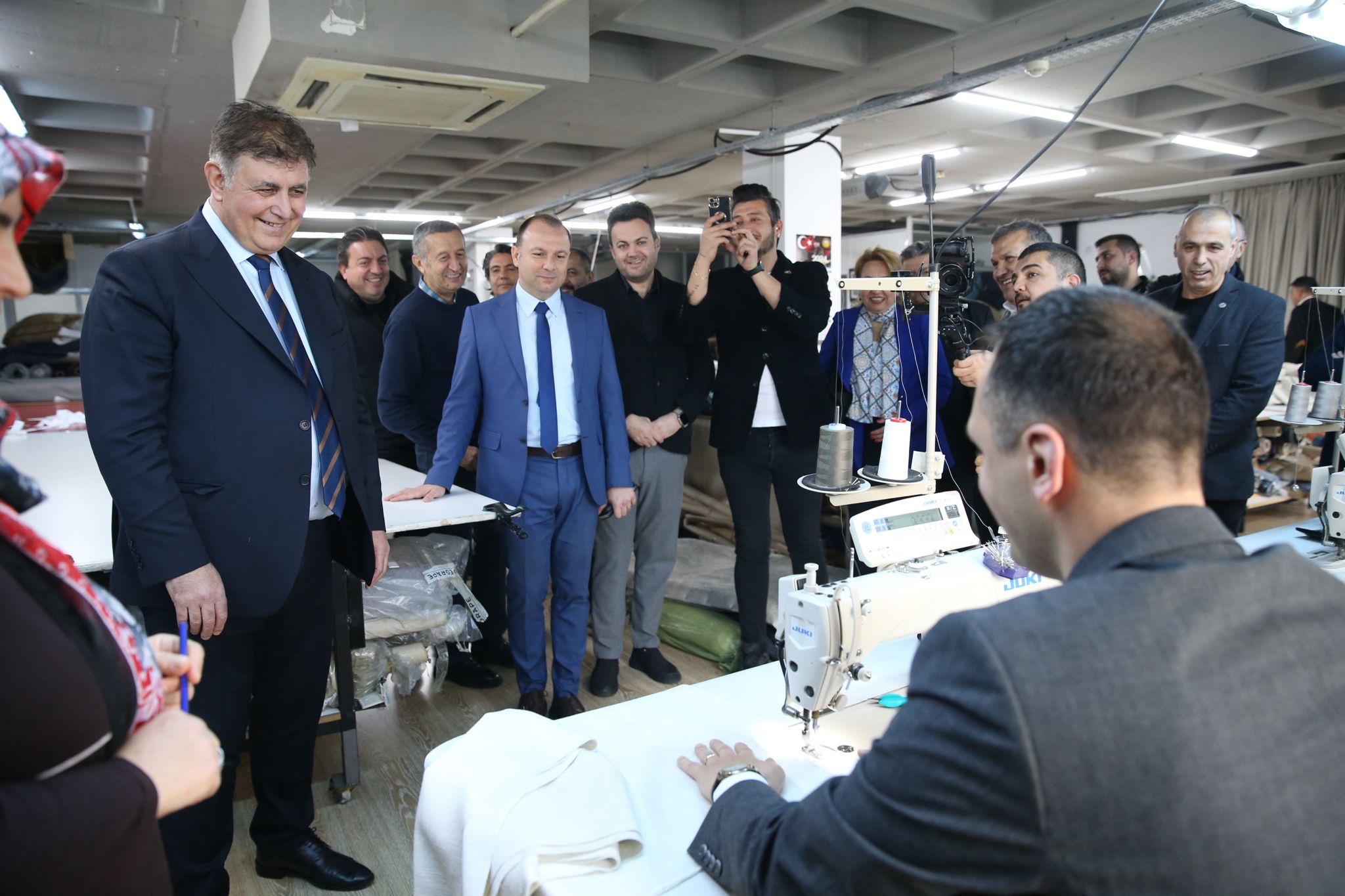 CHP’li Cemil Tugay: Bu şehir Dr. Behçet Uz’u belediye başkanı yaptı bir de Dr. Cemil Tugay olsun