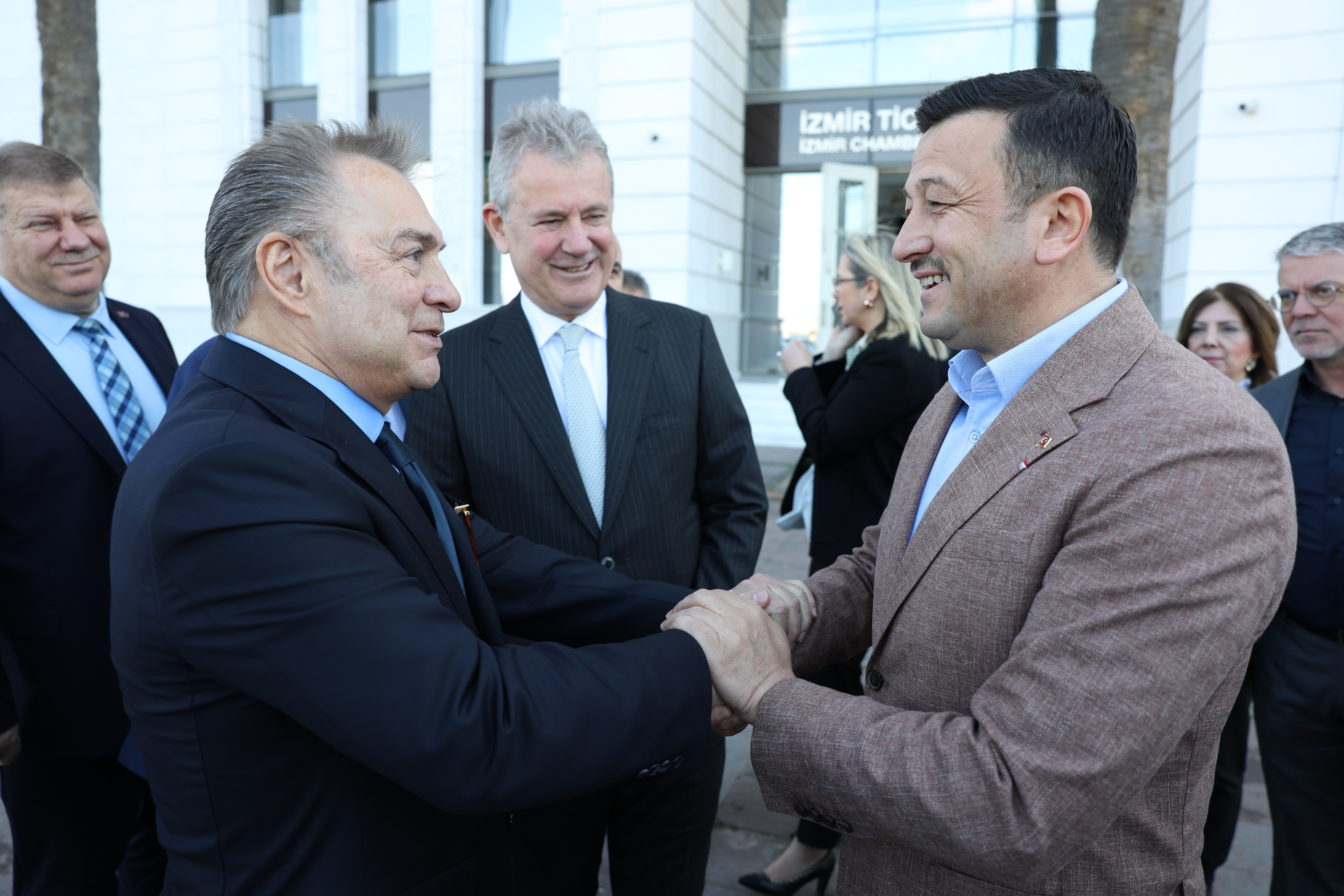 Hamza Dağ'dan, İZTO'da liman vaadi