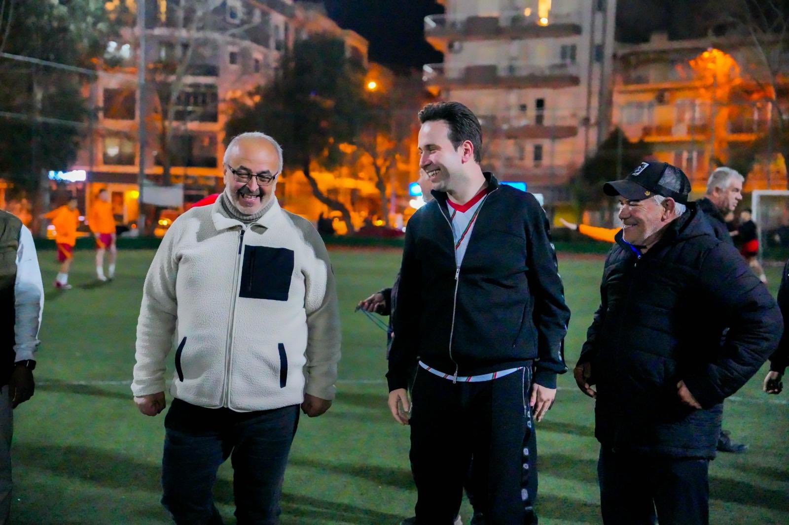 Başkan Adayı Çiftçioğlu sporcu ve taraftarla buluştu: Omuz omuza olacağız!