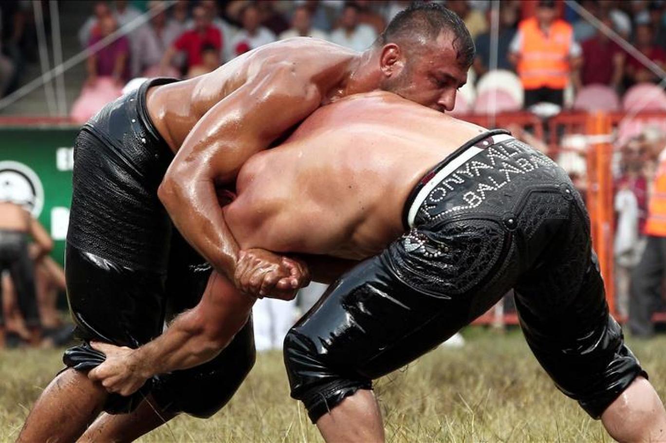 Başpehlivanlar Menemen'de yarışacak!